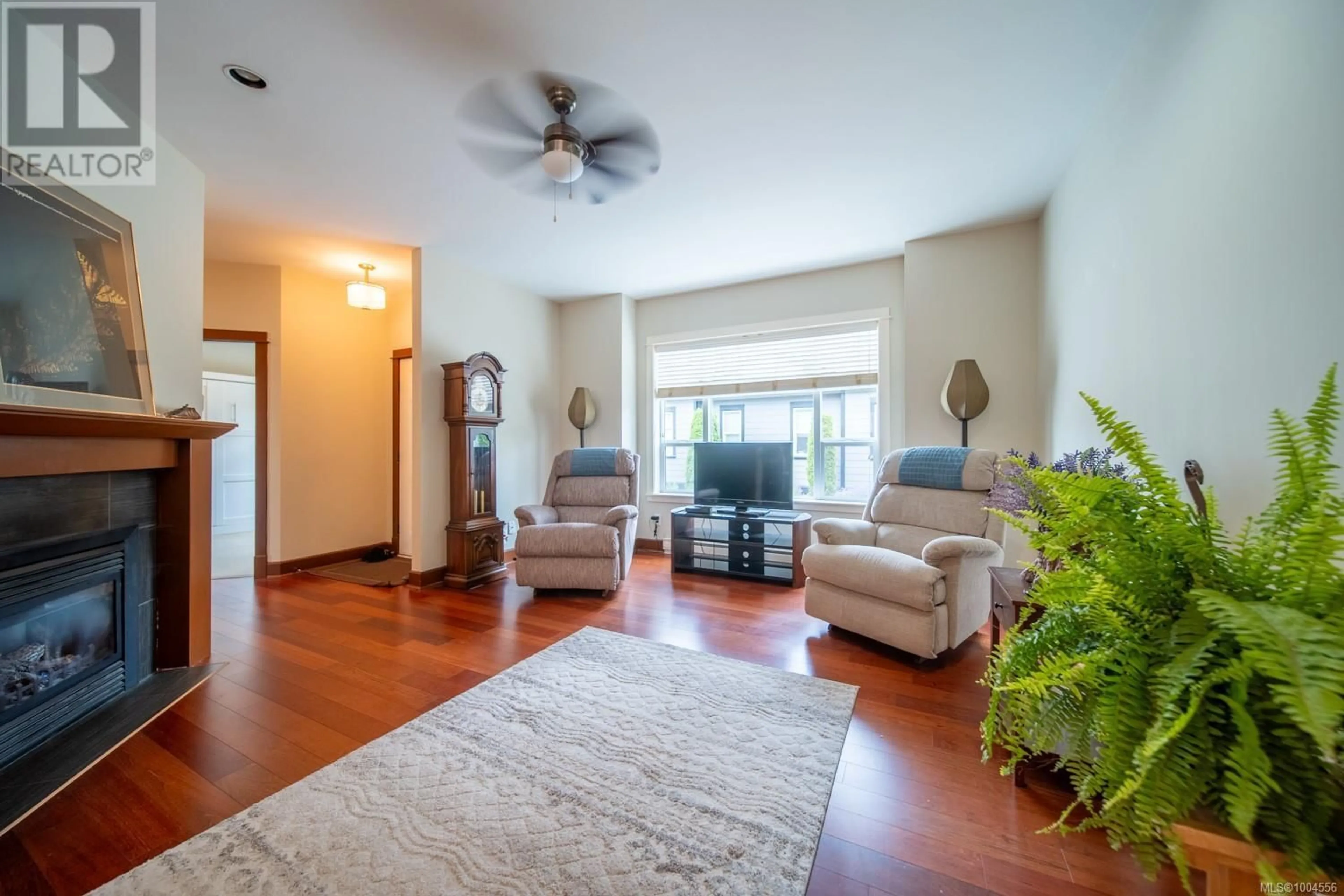 Living room with furniture, unknown for 6 - 941 TRUNK ROAD, Duncan British Columbia V9L2R9