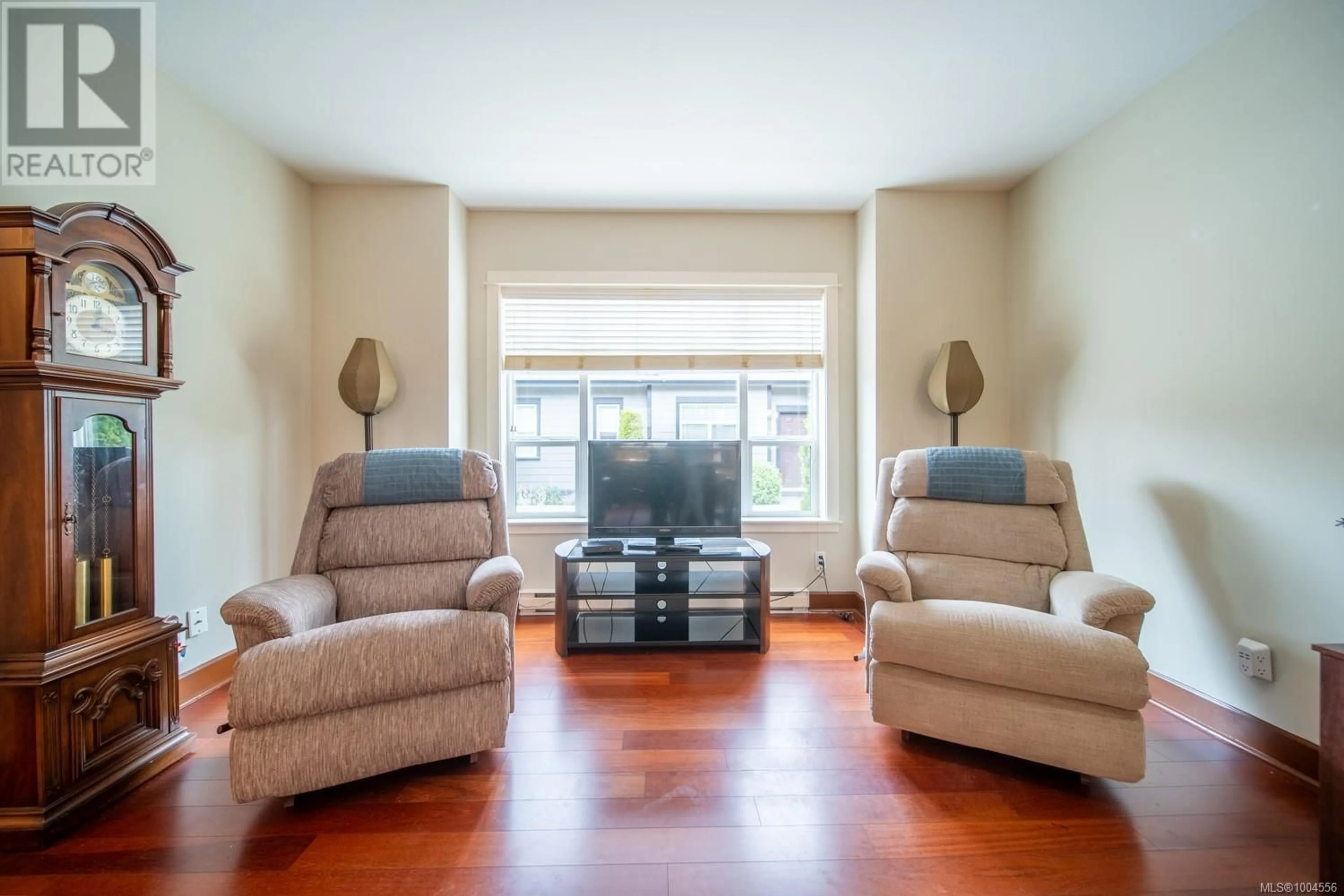 Living room with furniture, unknown for 6 - 941 TRUNK ROAD, Duncan British Columbia V9L2R9