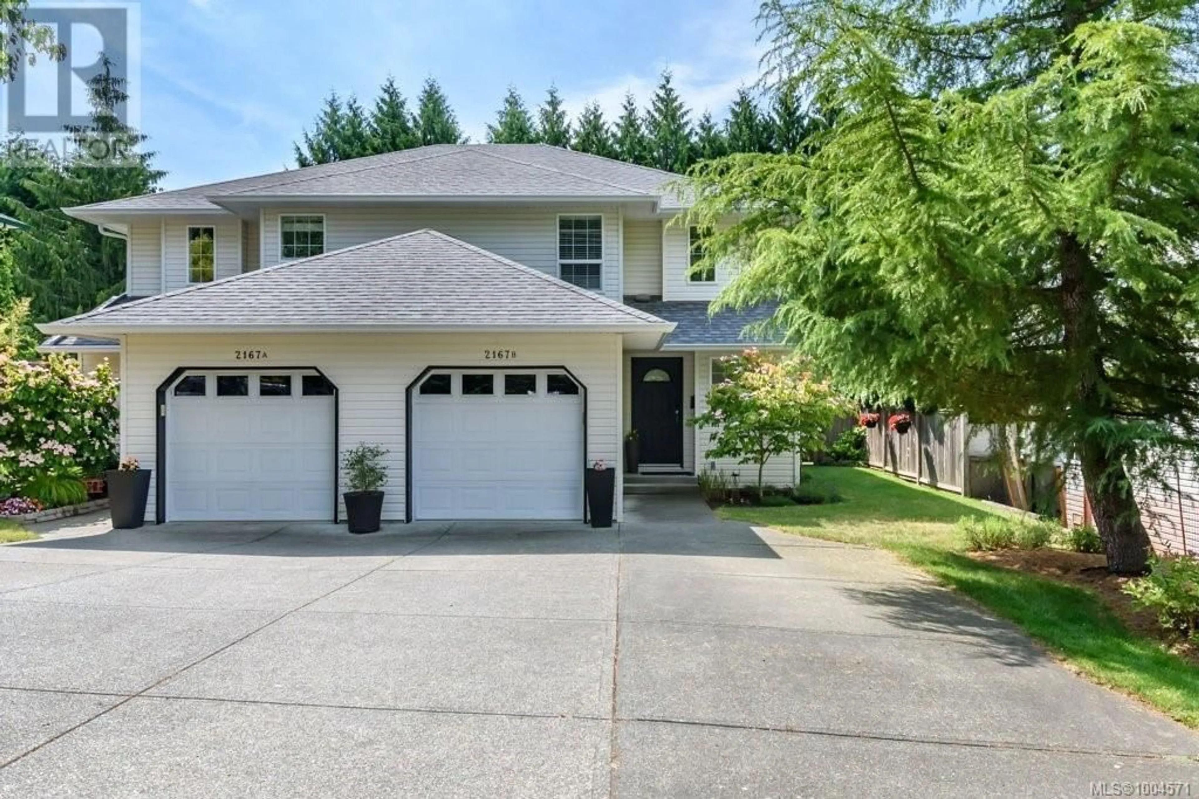 Home with vinyl exterior material, street for B - 2167 MISSION ROAD, Courtenay British Columbia V9N8Y7