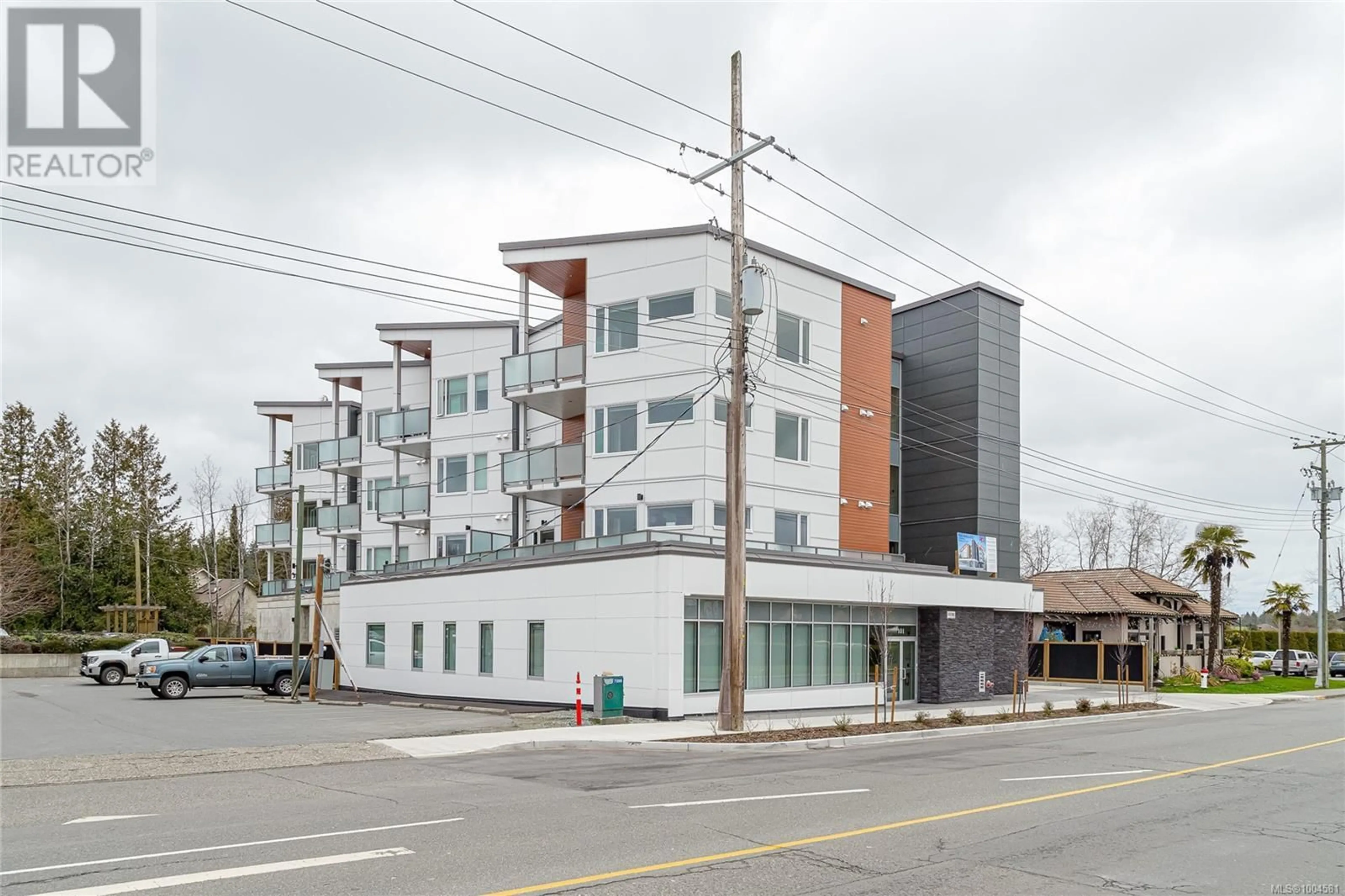 Patio, building for 402 - 7098 WALLACE DRIVE, Central Saanich British Columbia V8M1G9