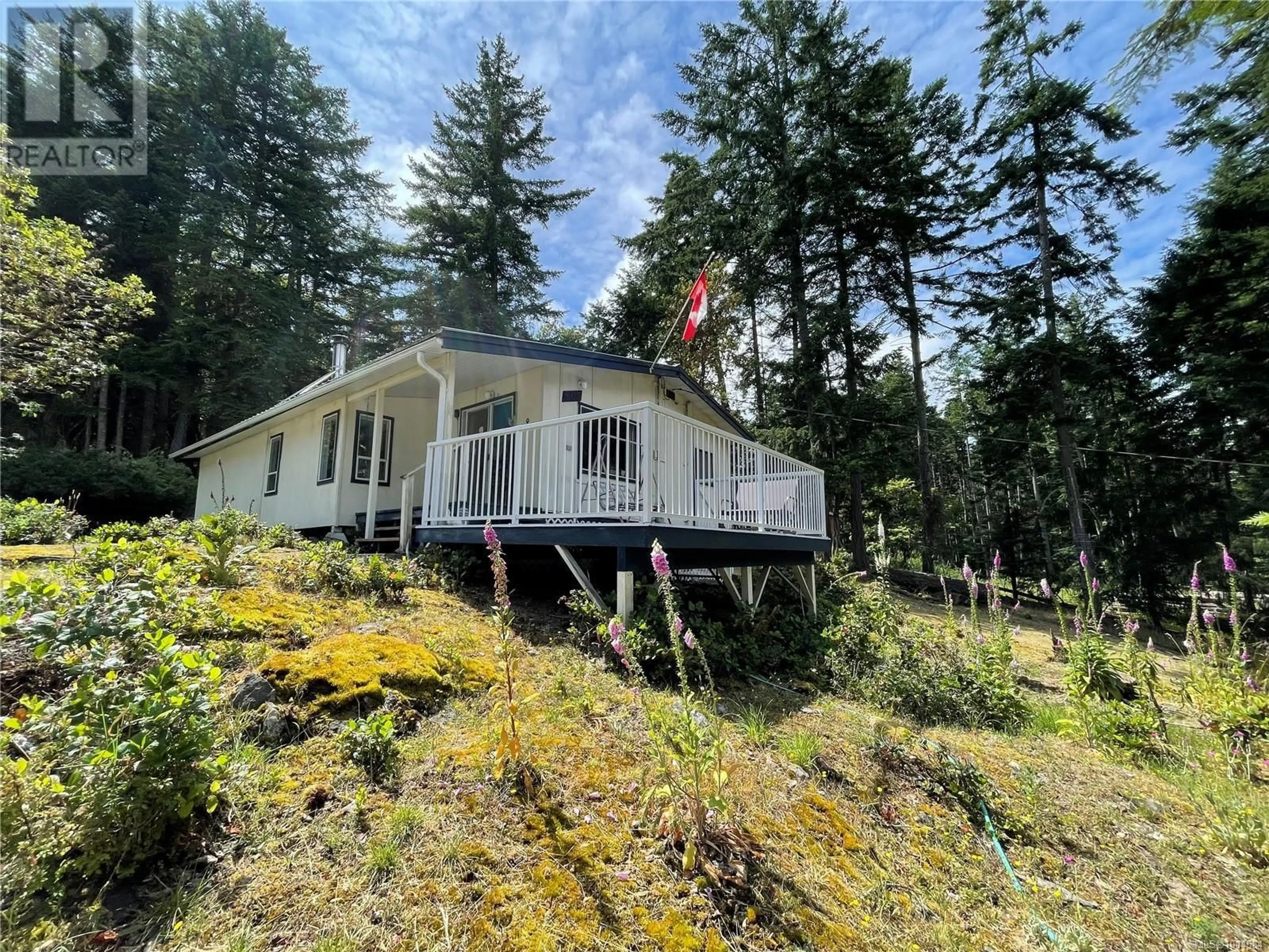 A pic from outside/outdoor area/front of a property/back of a property/a pic from drone, unknown for 865 DRIFTWOOD DRIVE, Mudge Island British Columbia V1V1V1