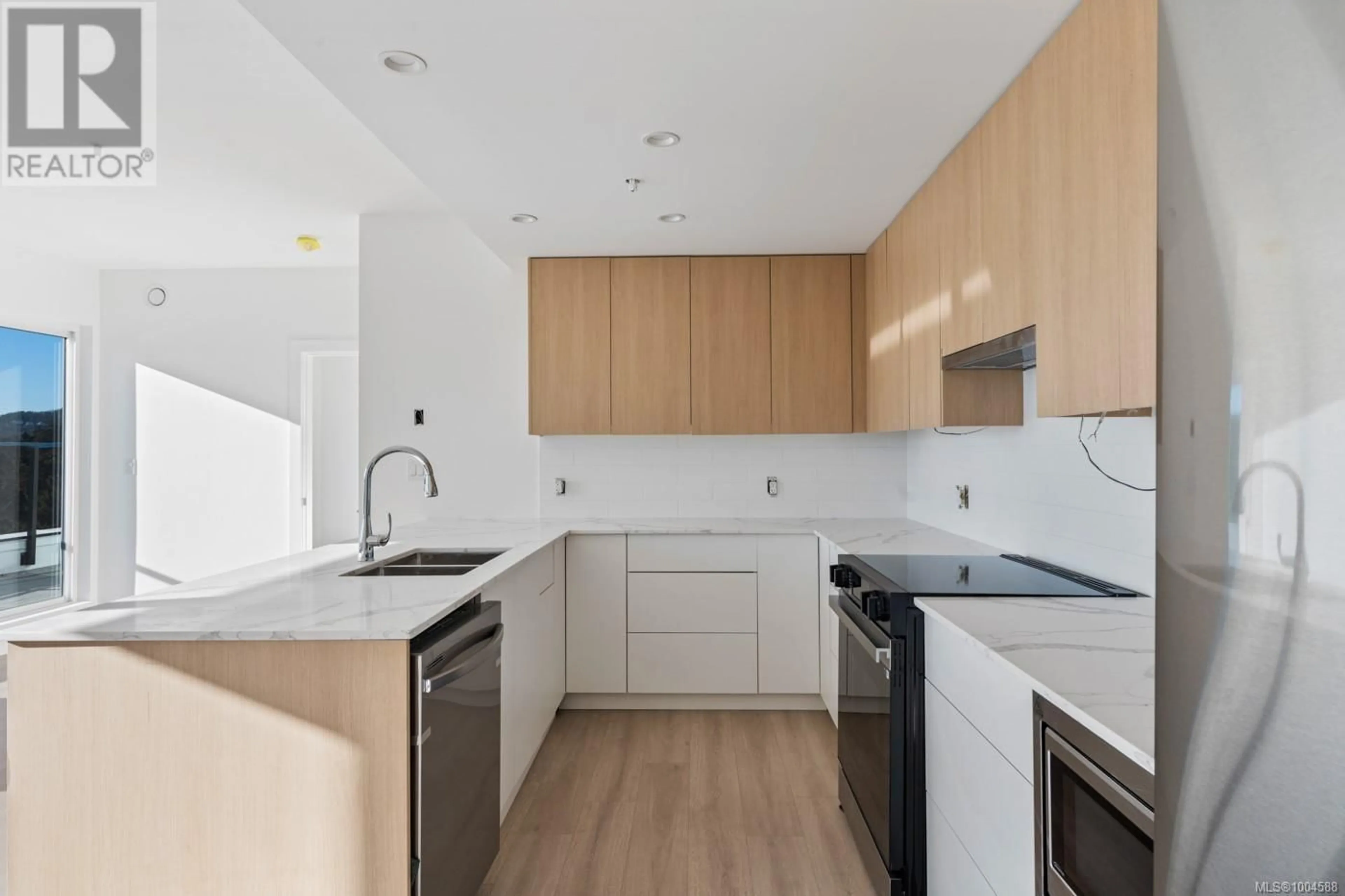 Standard kitchen, unknown for 404 - 258 HELMCKEN ROAD, View Royal British Columbia V9B1S8