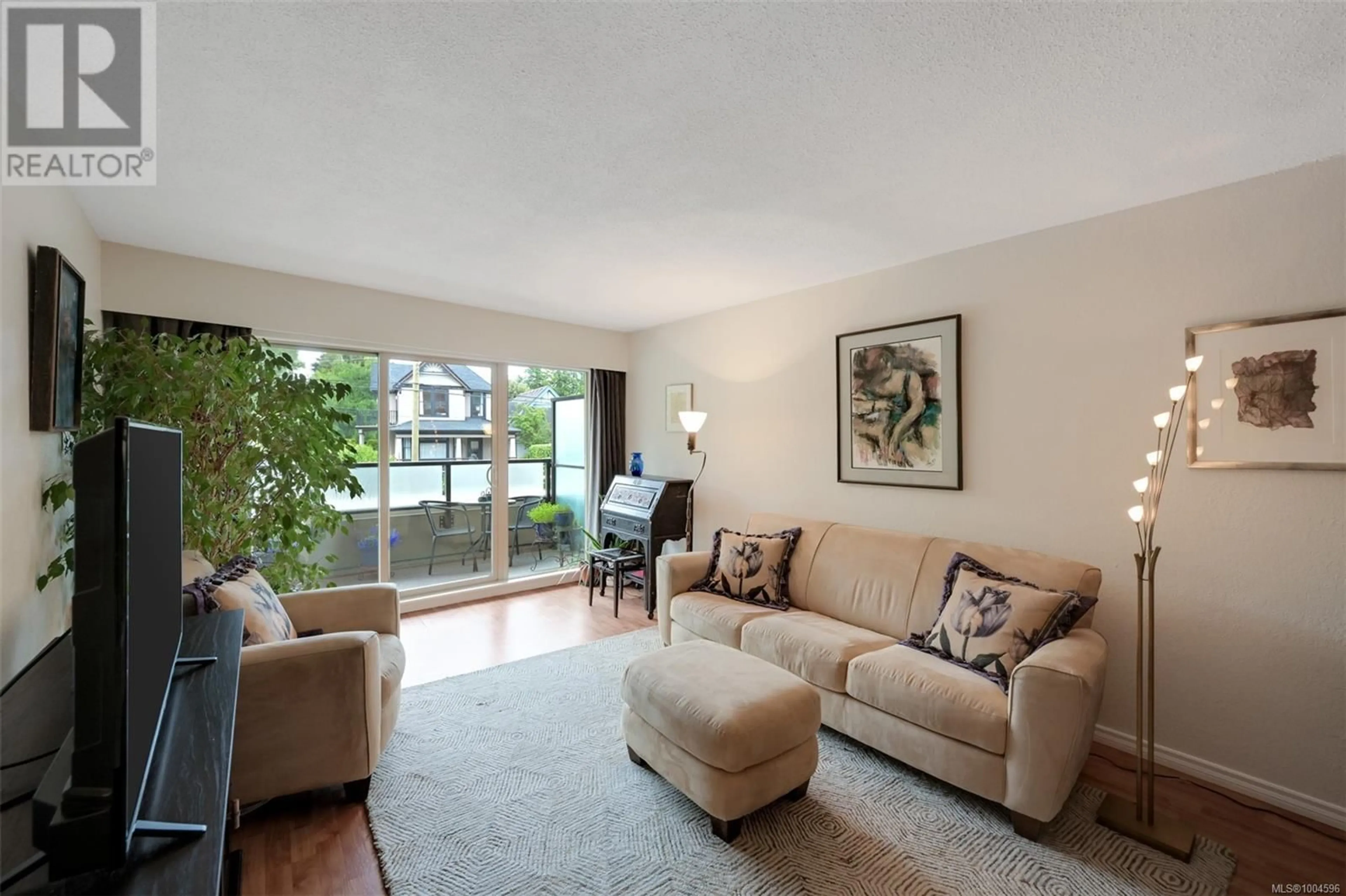 Living room with furniture, unknown for 213 - 1419 STADACONA AVENUE, Victoria British Columbia V8S5J3