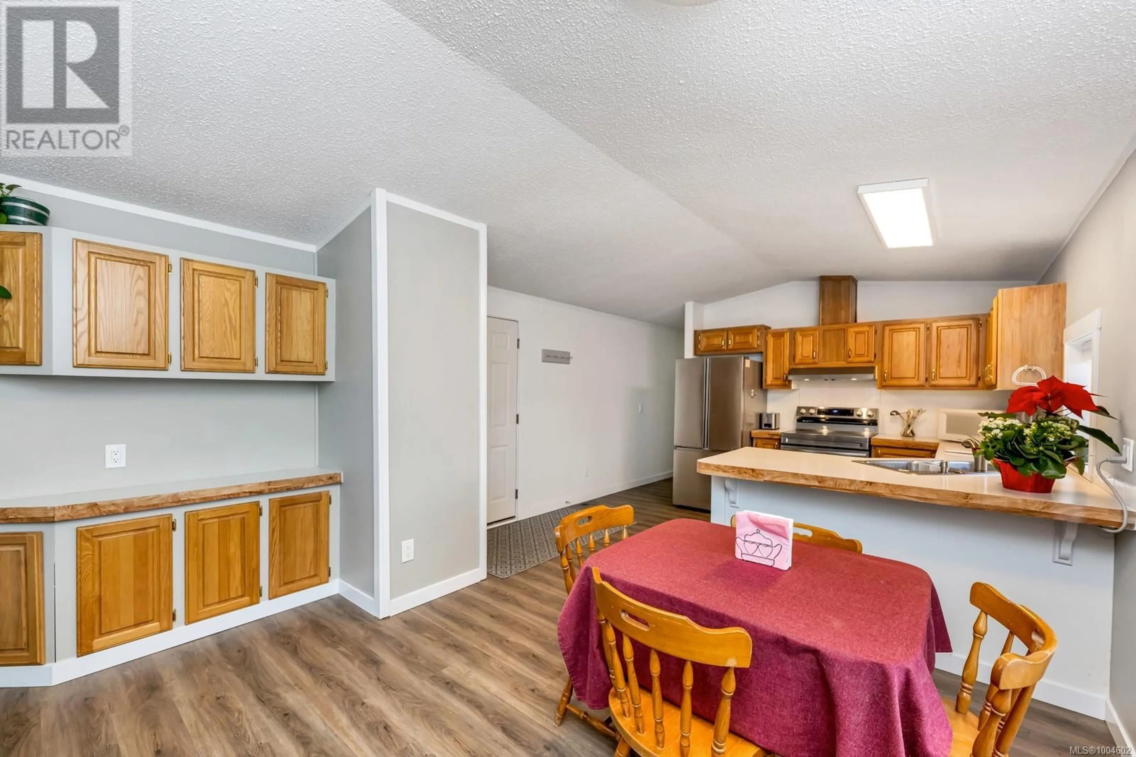 Standard kitchen, unknown for 32 - 7021 GRANT ROAD, Sooke British Columbia V9Z0N7
