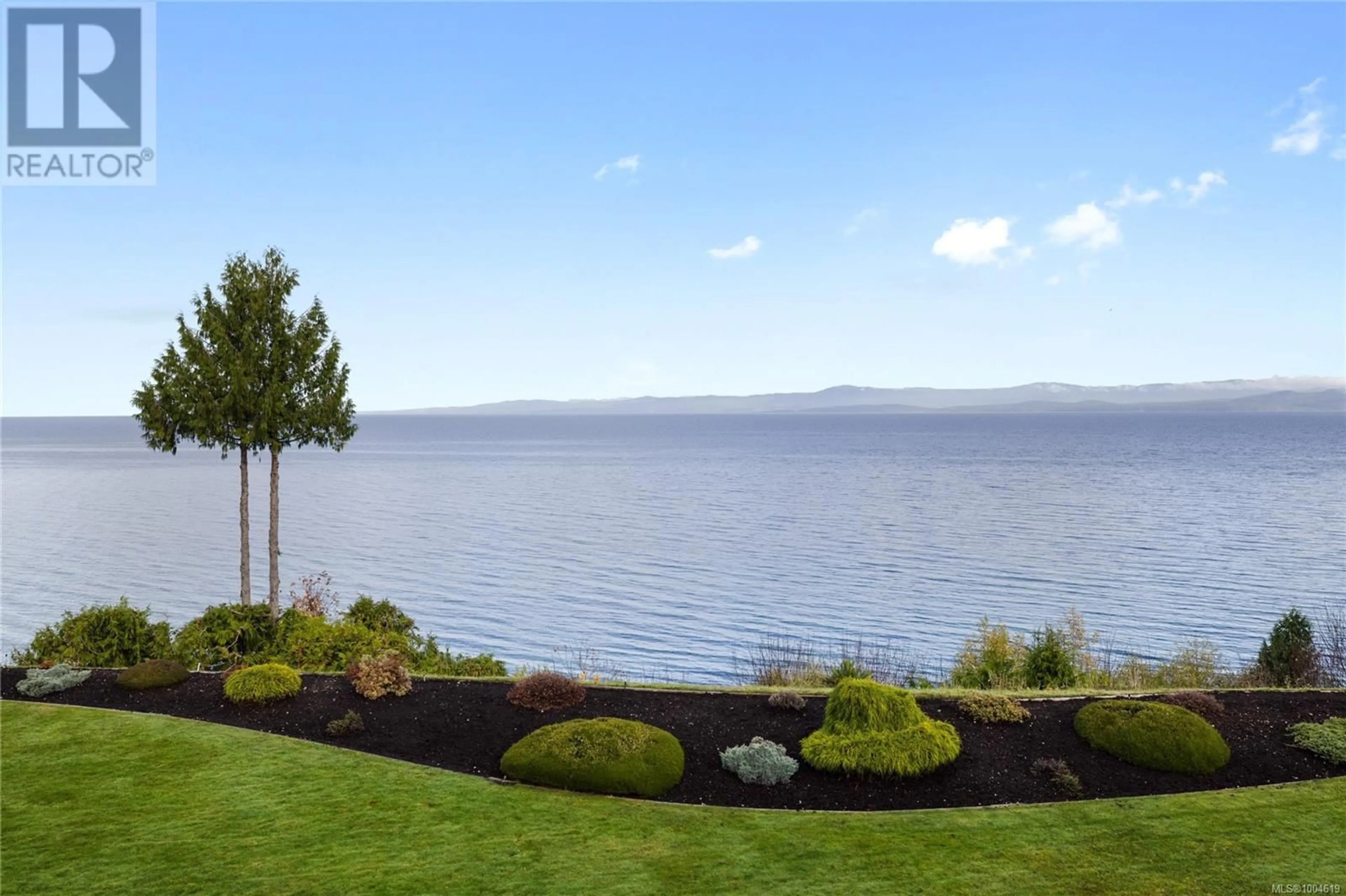 Patio, water/lake/river/ocean view for 204 - 431 CRESCENT ROAD WEST, Qualicum Beach British Columbia V9K2K2