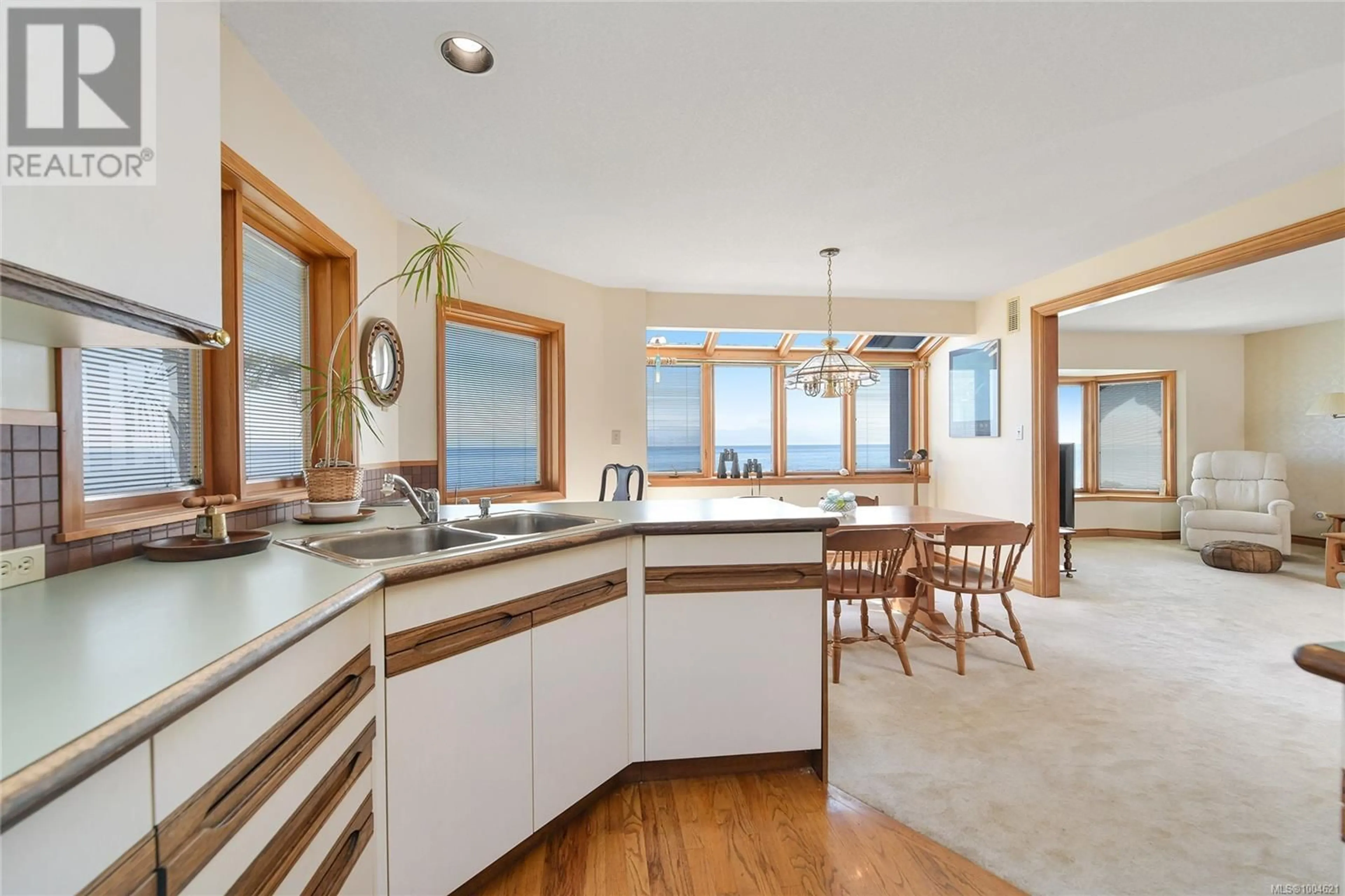 Open concept kitchen, unknown for 1659 HOLLYWOOD CRESCENT, Victoria British Columbia V8S1J1