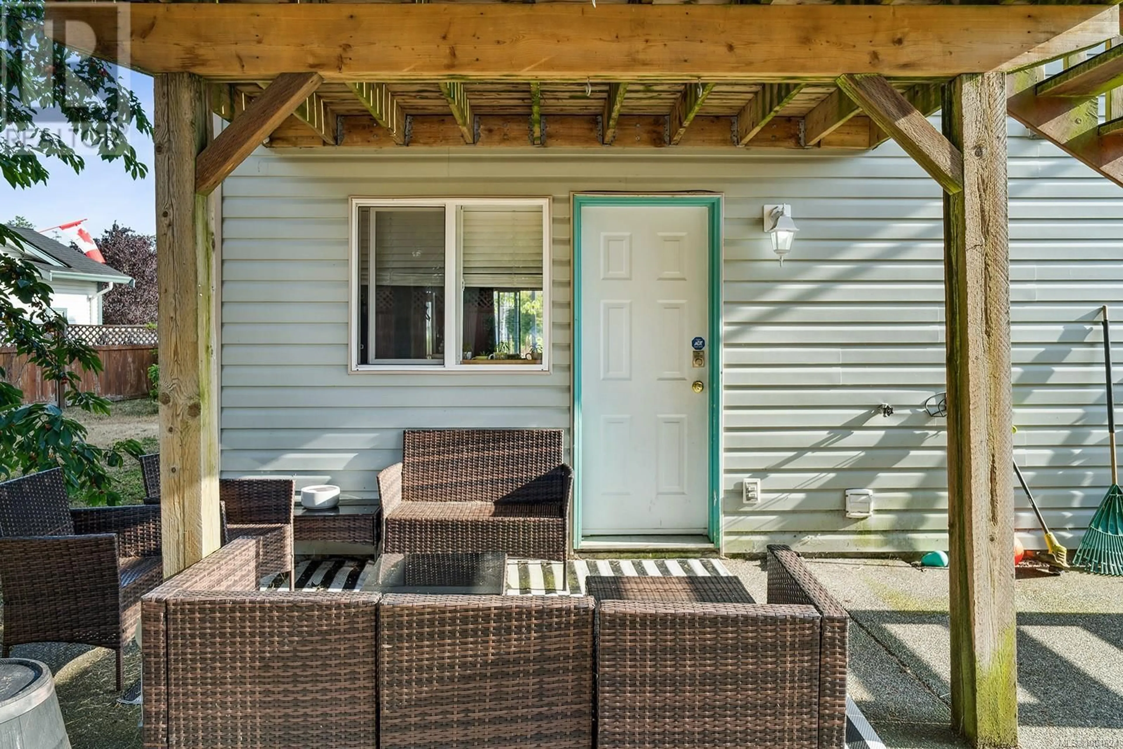Patio, street for 358 CLARKSON PLACE, Parksville British Columbia V9P2V8