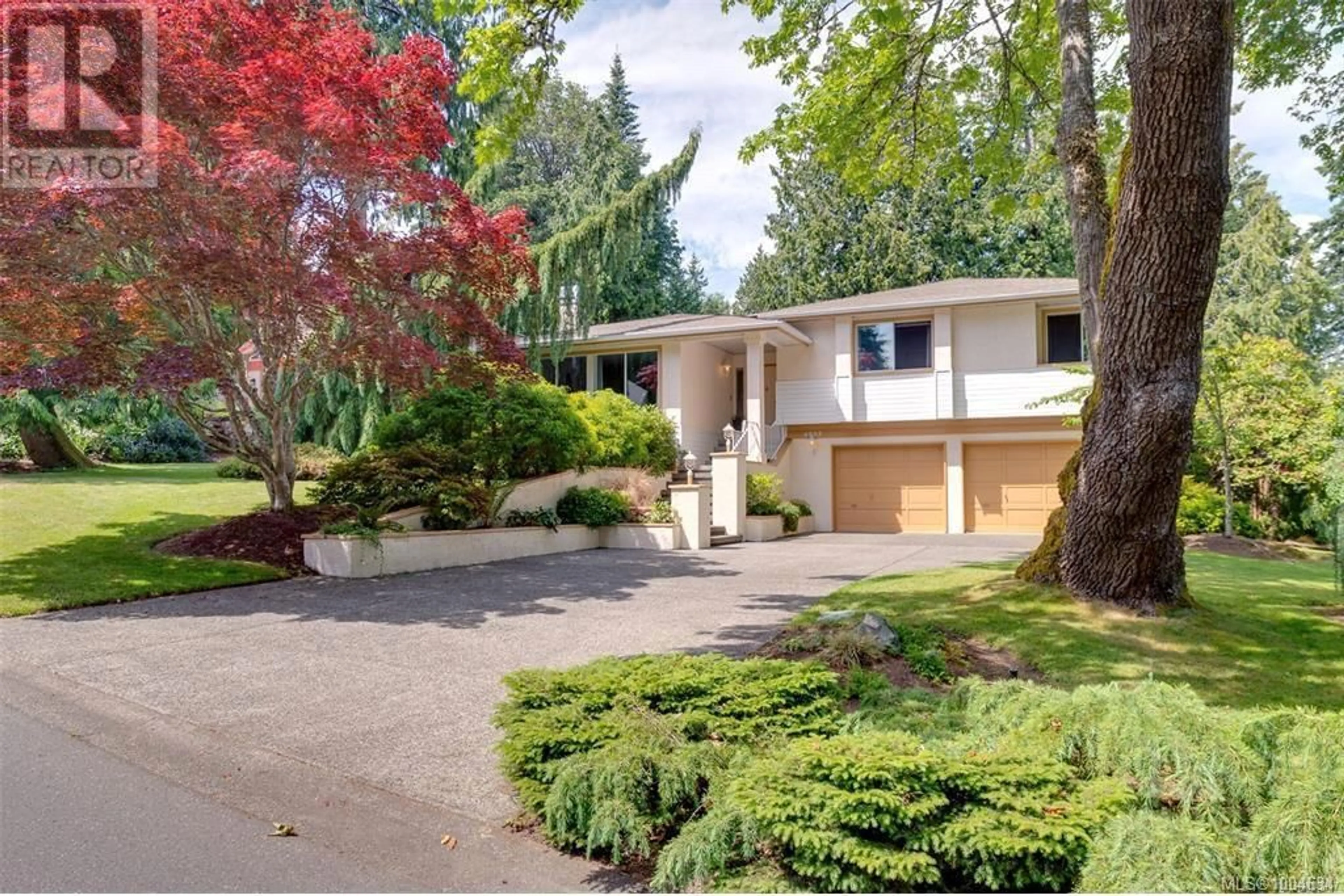 Home with vinyl exterior material, street for 4805 SEA RIDGE DRIVE, Saanich British Columbia V8Y1B6
