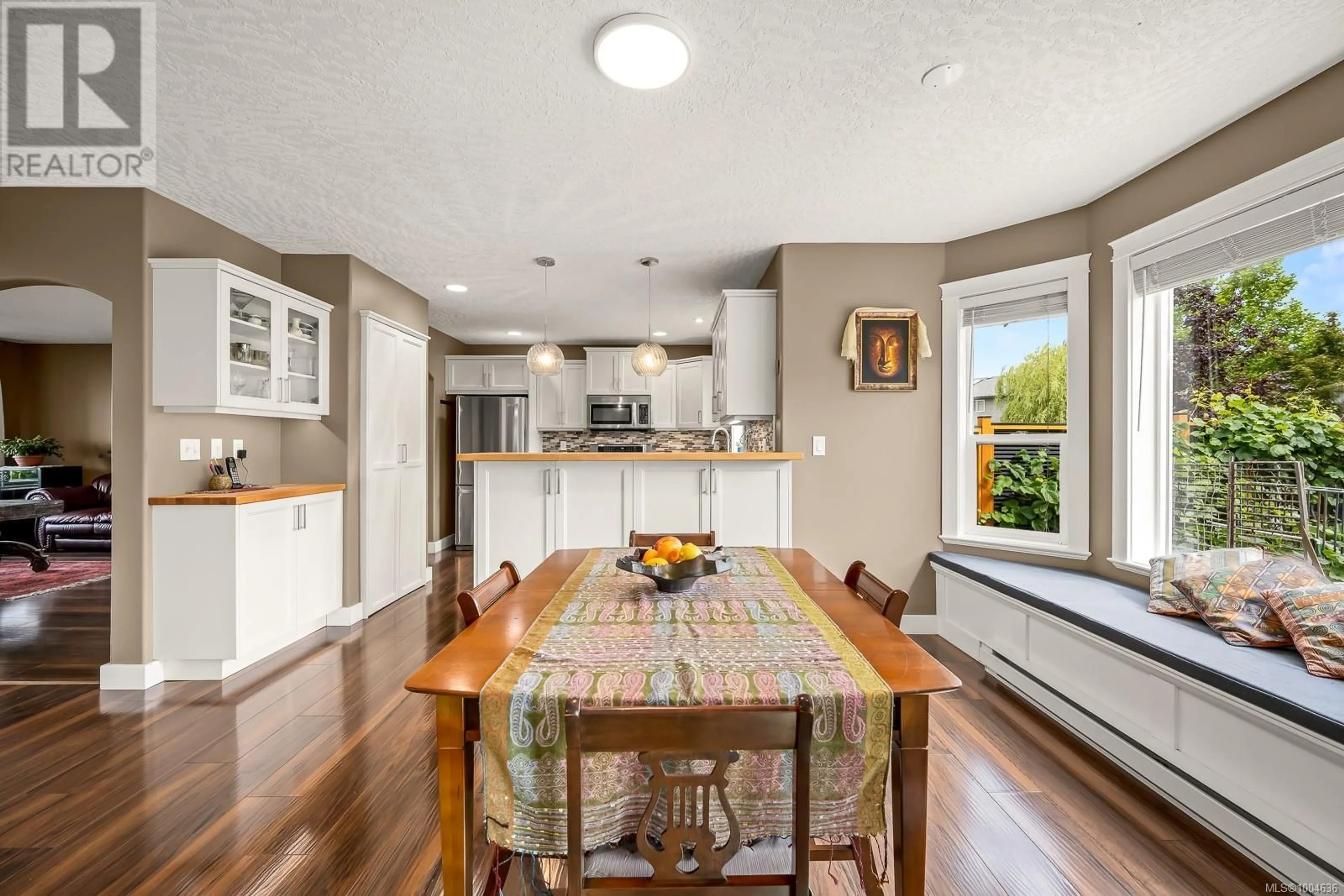 Open concept kitchen, unknown for 4730 MCLAUCHLIN PLACE, Courtenay British Columbia V9N4B7