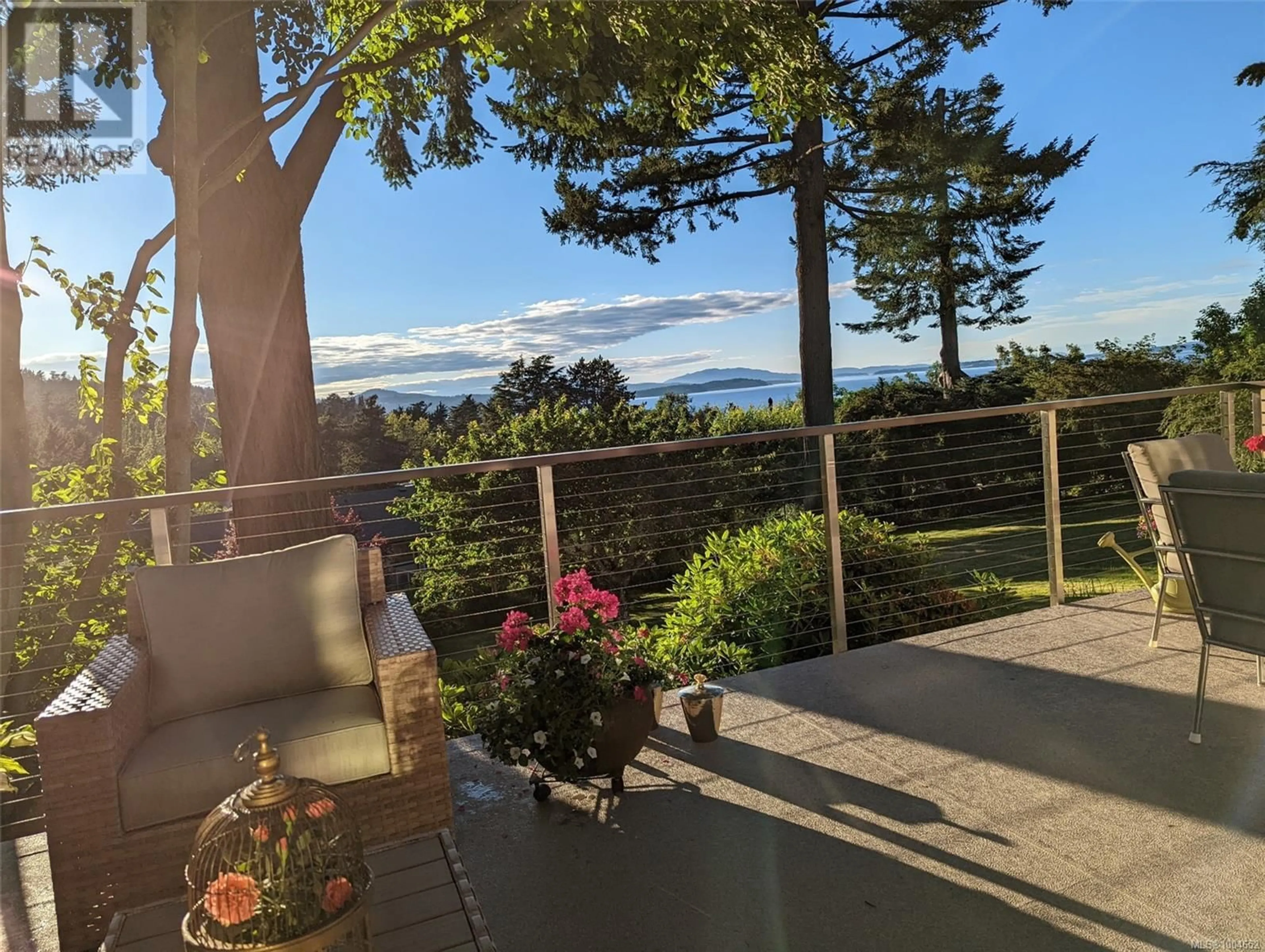 Unknown for 4516 DUART ROAD, Saanich British Columbia V8N3K2