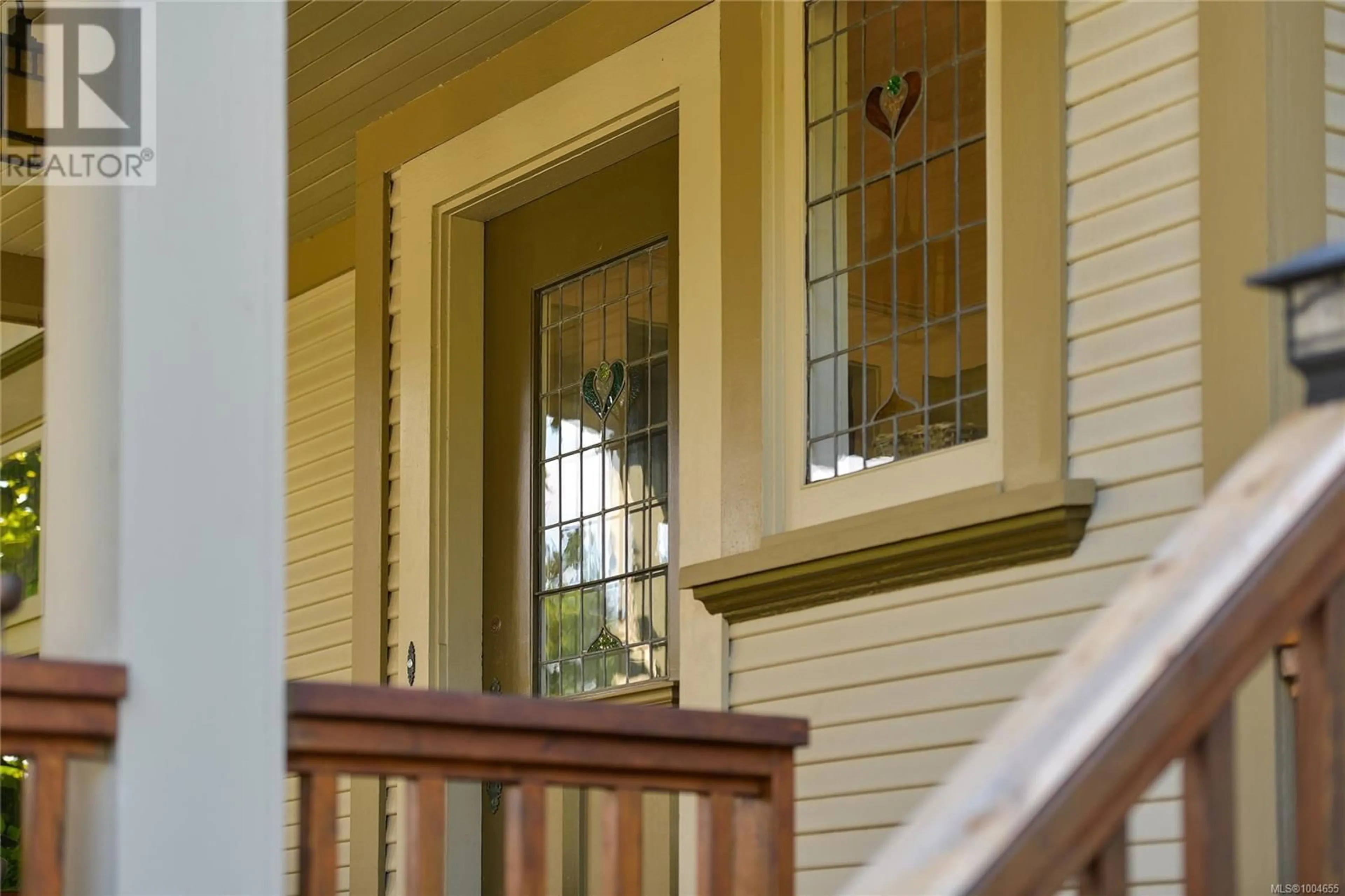 Home with vinyl exterior material, street for 566 GORGE ROAD WEST, Saanich British Columbia V9A1N4