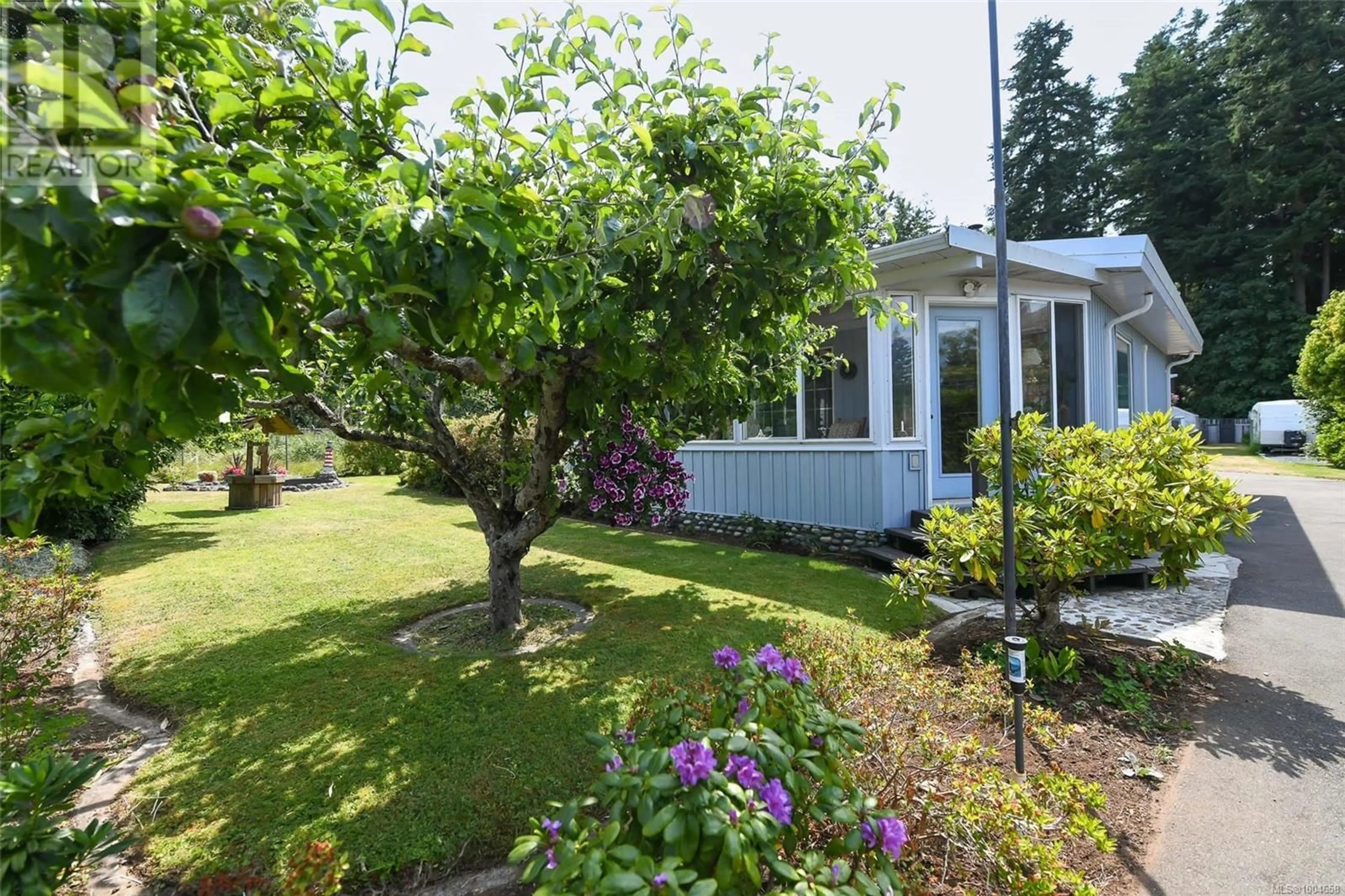 Patio, street for 5340 GAINSBERG ROAD, Bowser British Columbia V0R1G0