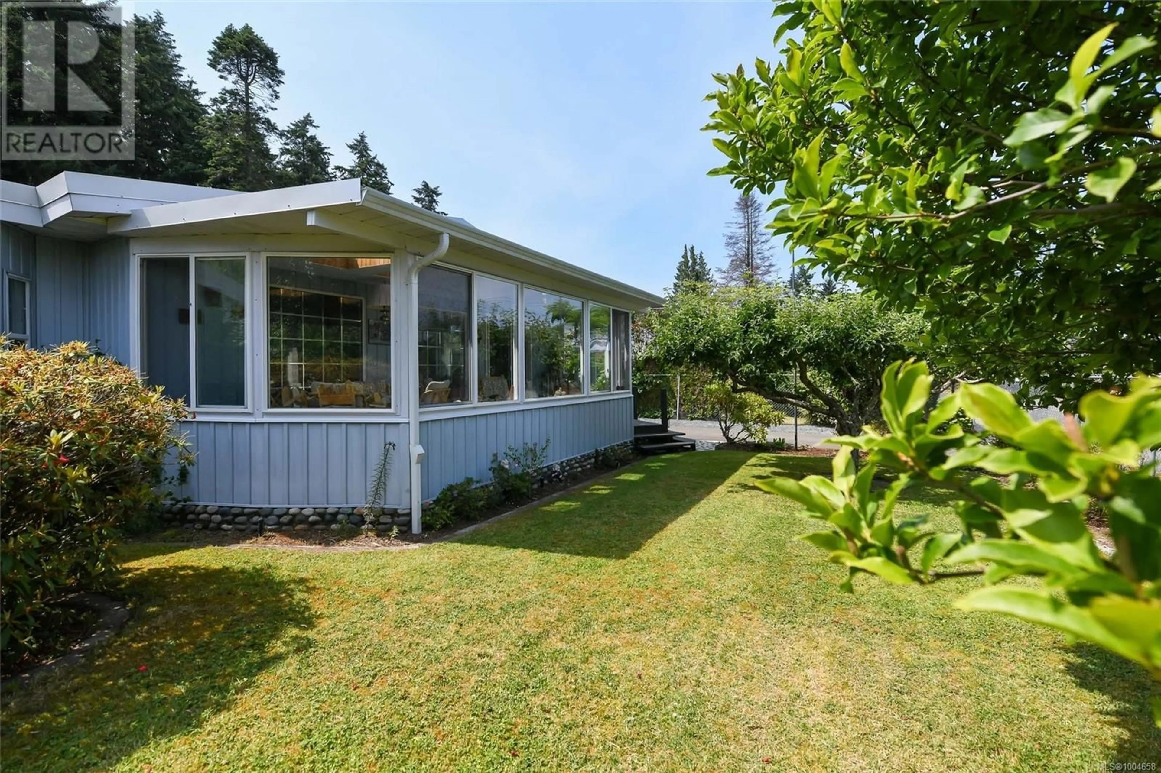 Patio, water/lake/river/ocean view for 5340 GAINSBERG ROAD, Bowser British Columbia V0R1G0