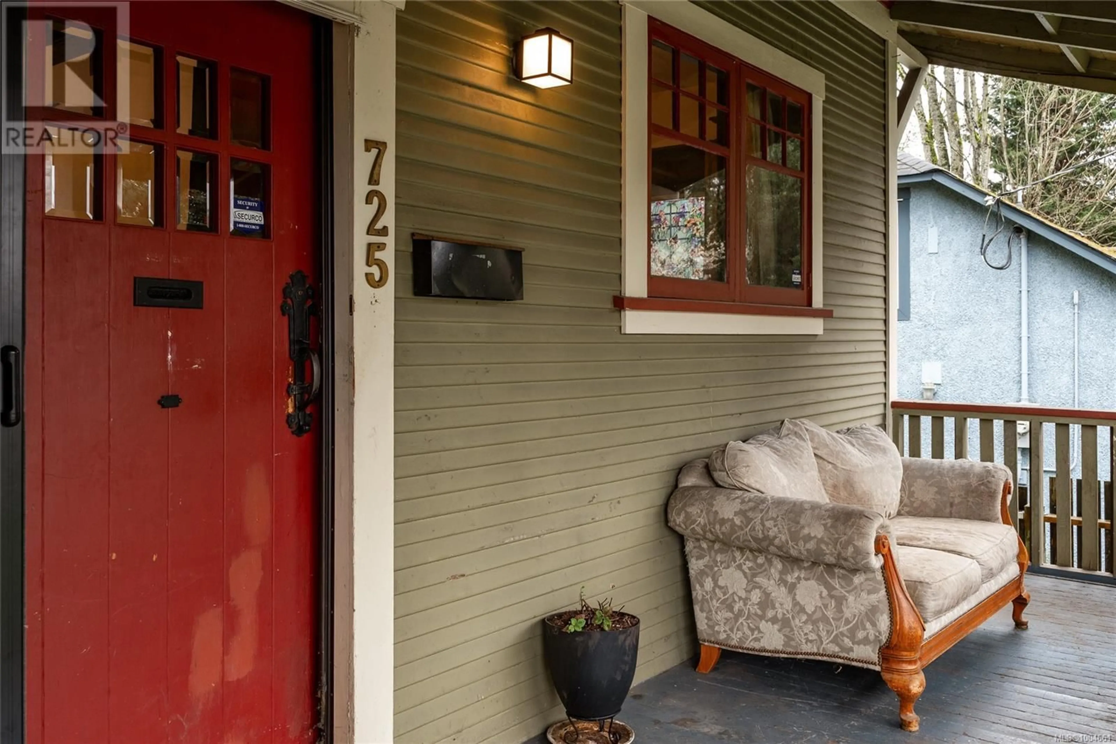 Indoor entryway for 725 COMOX ROAD, Nanaimo British Columbia V9R3J5