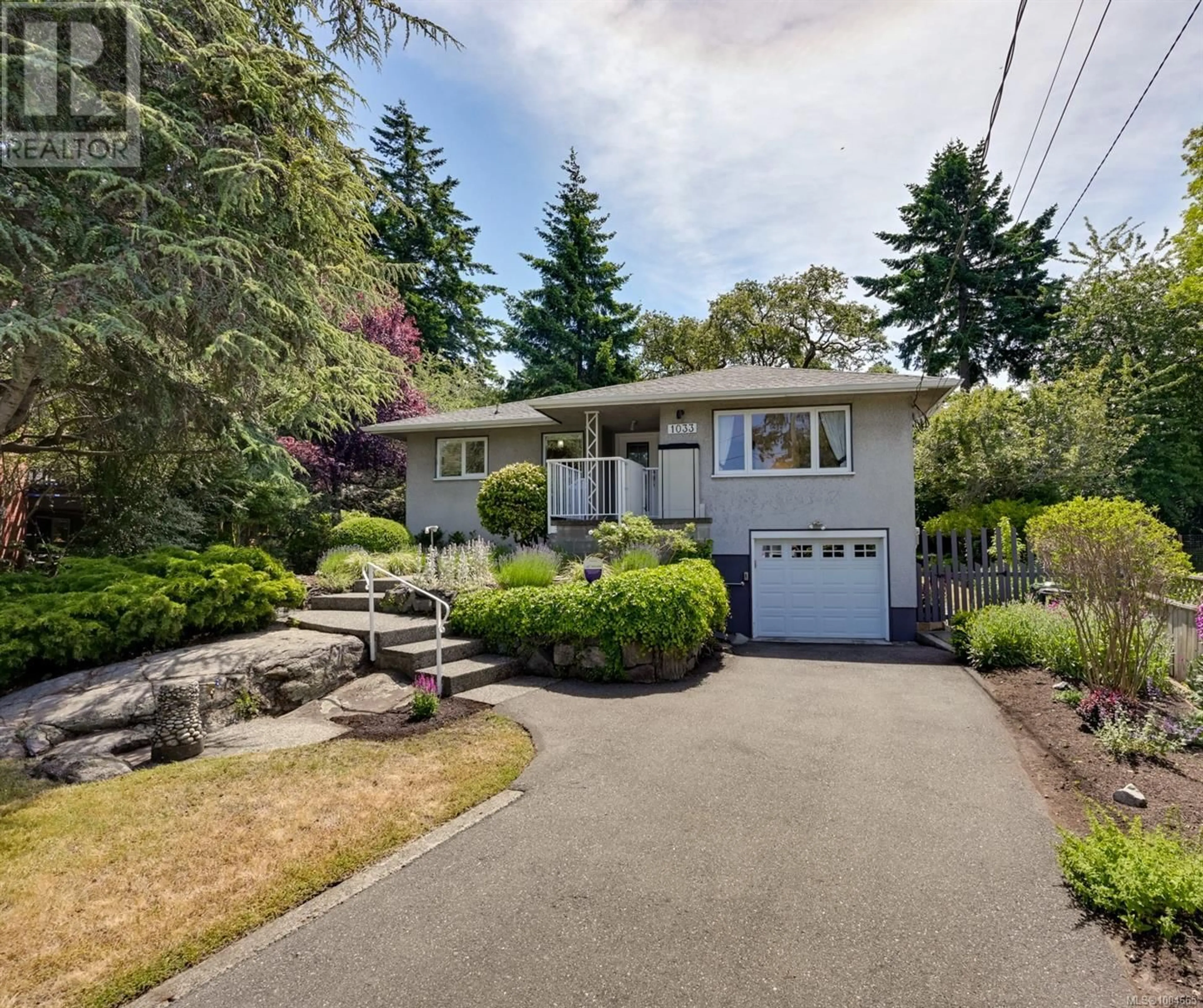 Unknown for 1033 PENTRELEW PLACE, Victoria British Columbia V8V4J5