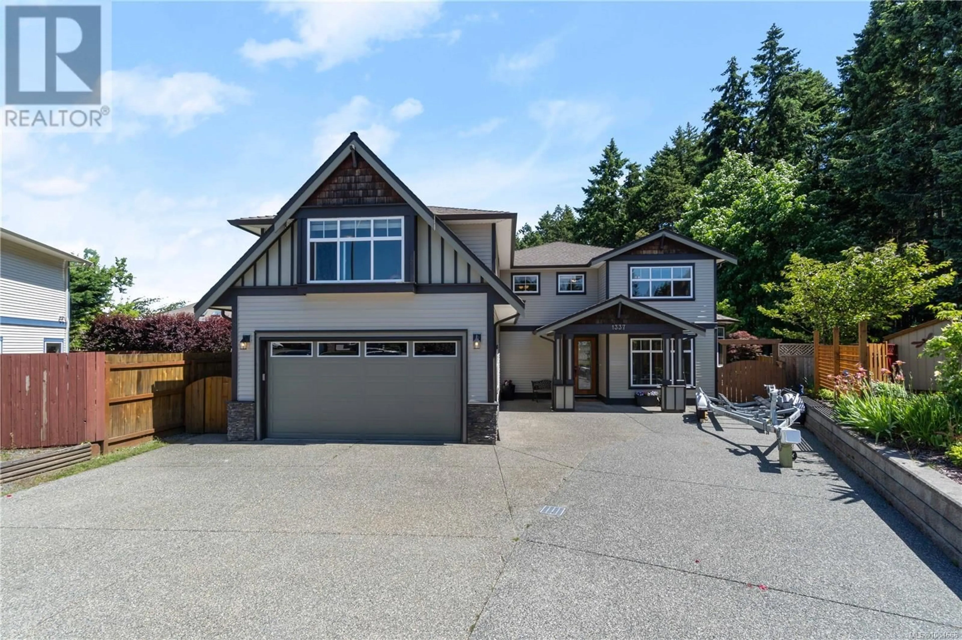 Home with vinyl exterior material, street for 1337 THALIA PLACE, Nanaimo British Columbia V9R7E1