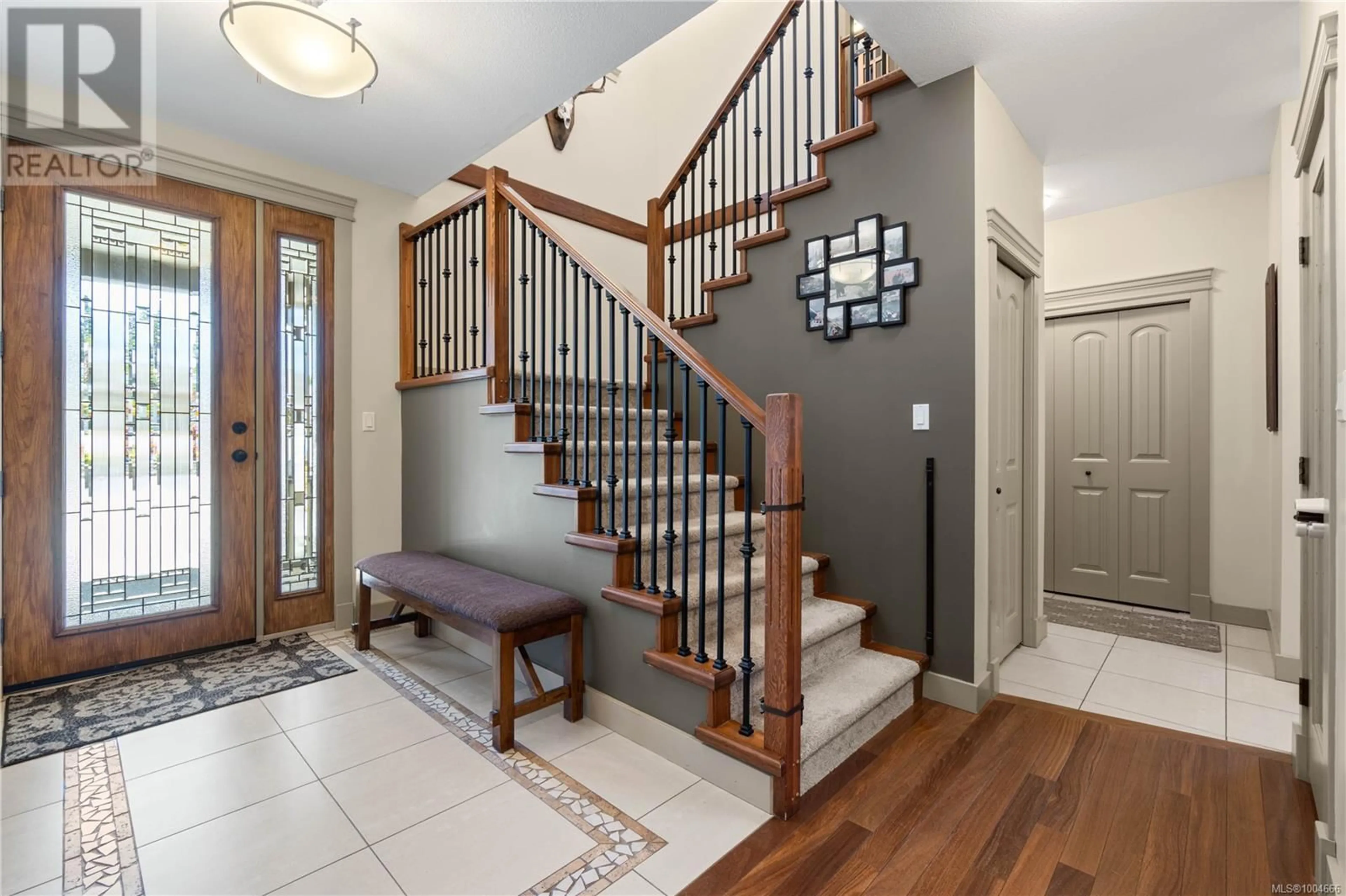 Indoor entryway for 1337 THALIA PLACE, Nanaimo British Columbia V9R7E1
