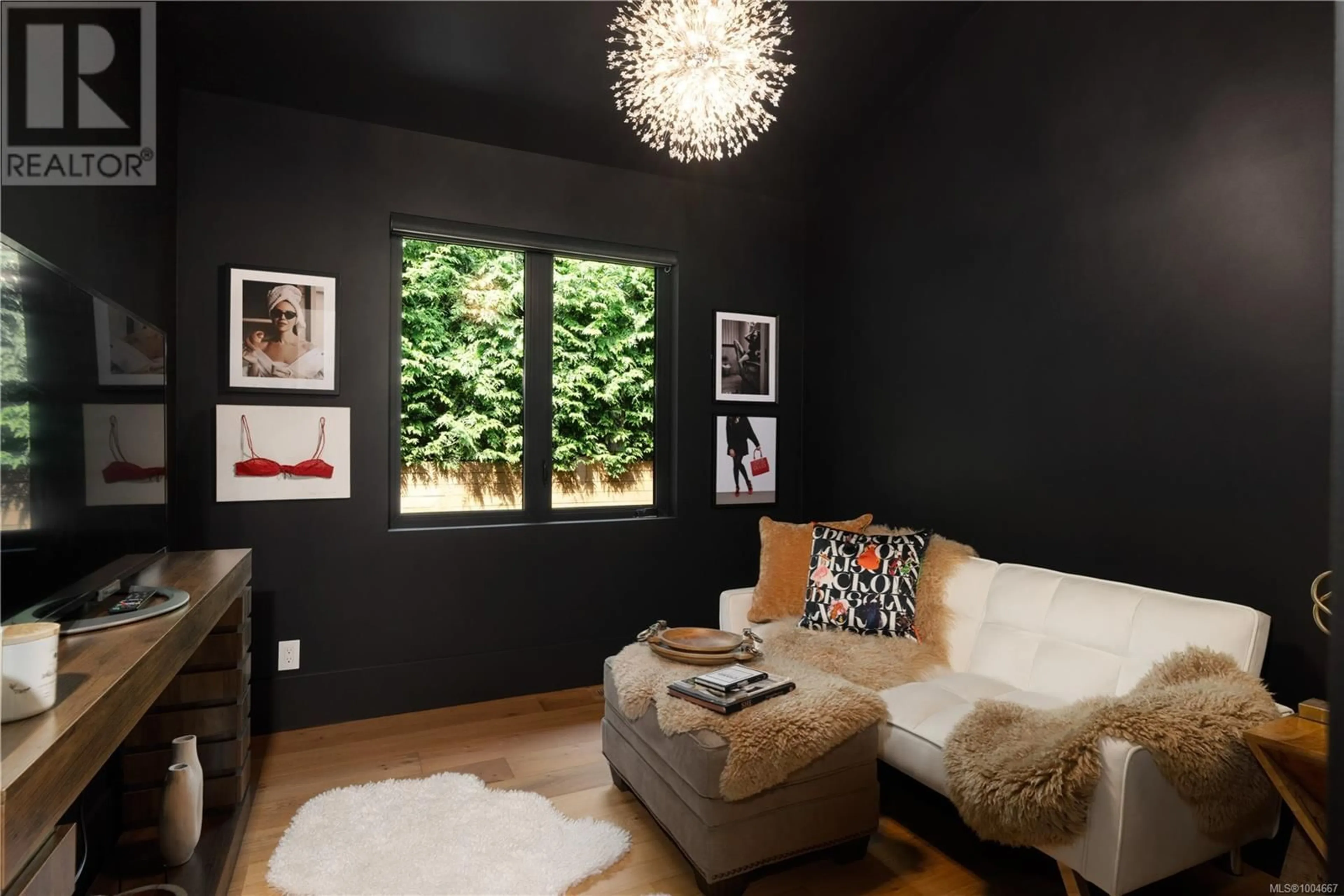 Living room with furniture, unknown for 2473 PLUMER STREET, Oak Bay British Columbia V8S5G9