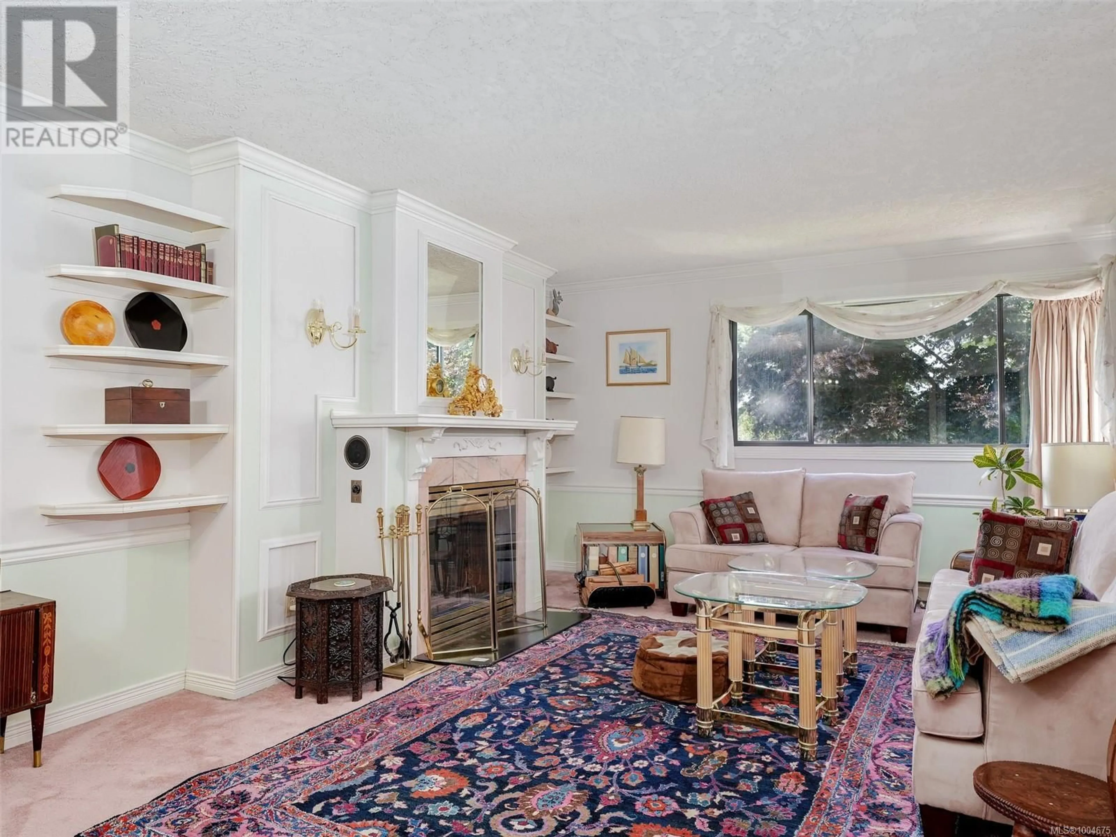 Living room with furniture, unknown for 1335 RUDLIN STREET, Victoria British Columbia V8V3R9