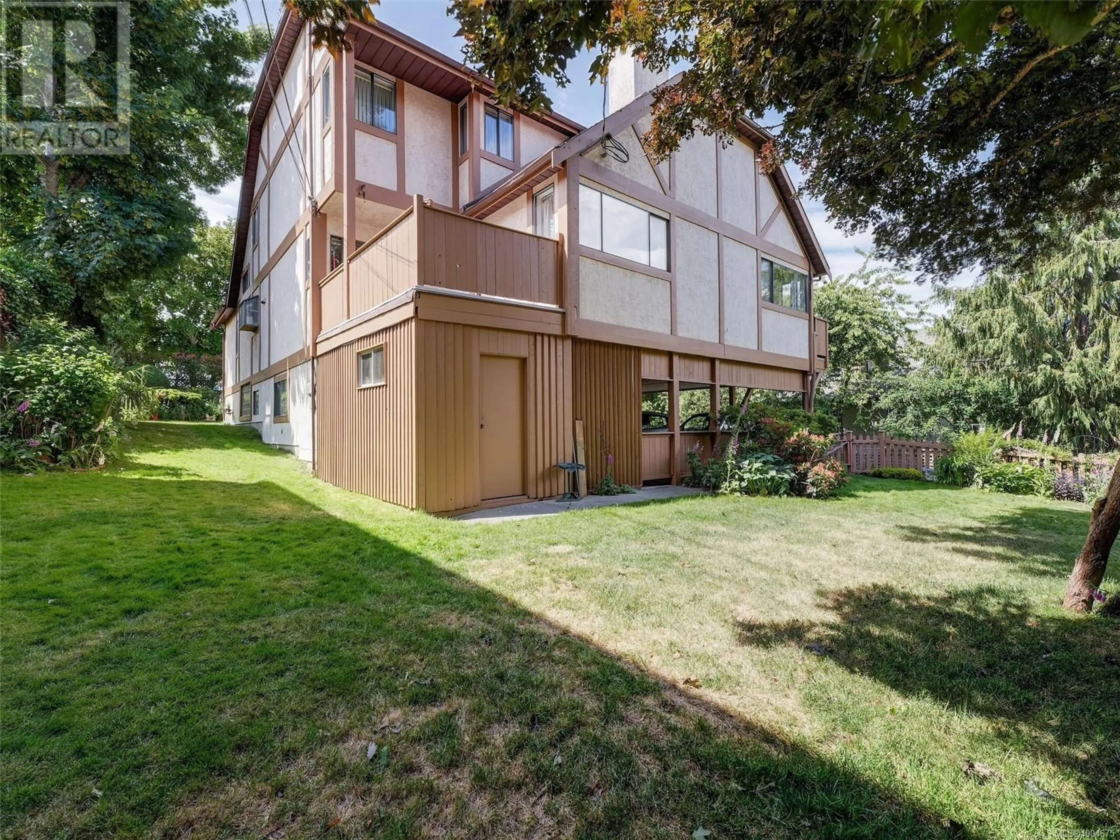 Unknown for 1335 RUDLIN STREET, Victoria British Columbia V8V3R9