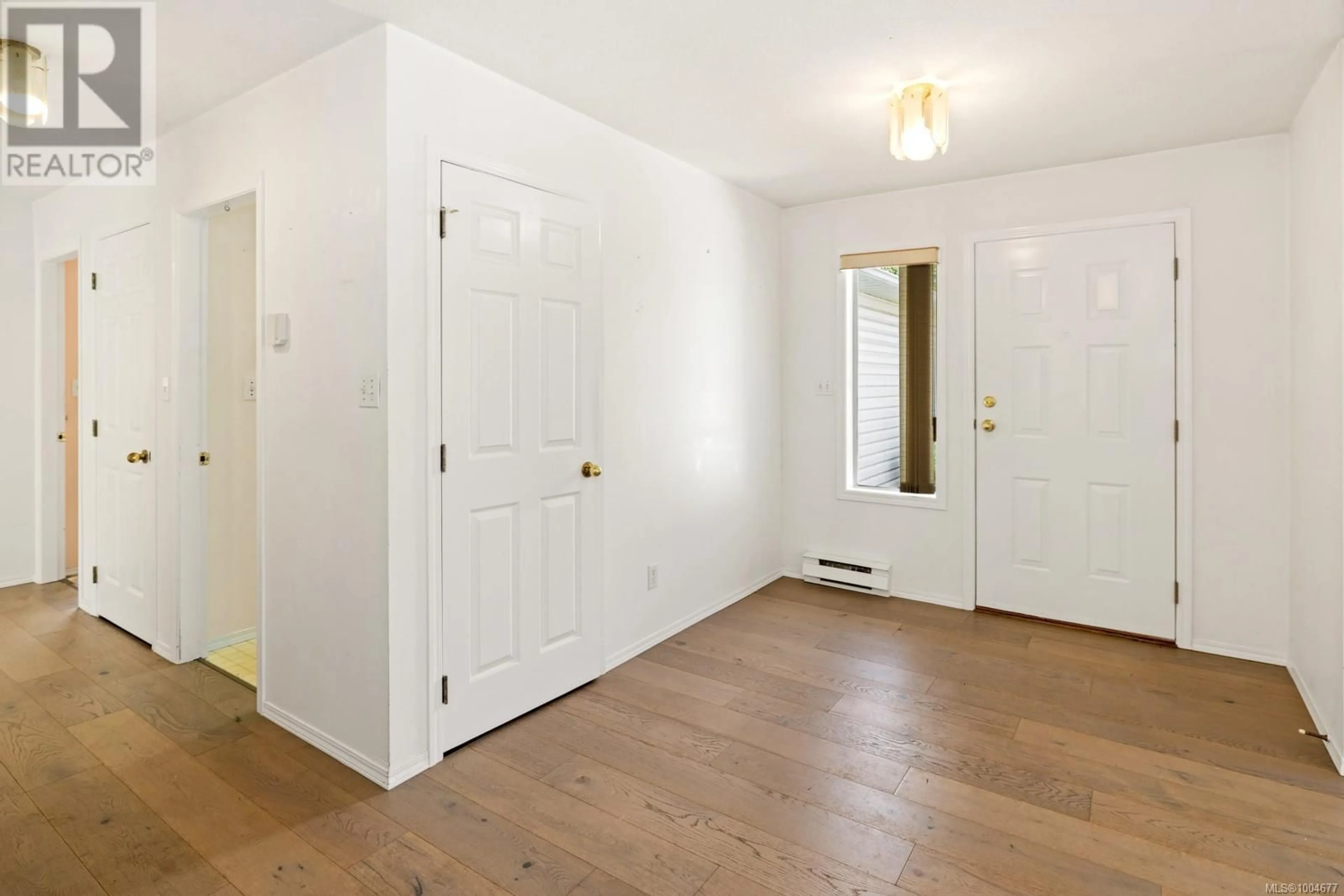 Indoor entryway for 21 - 111 MCKINSTRY ROAD, Duncan British Columbia V9L5E4