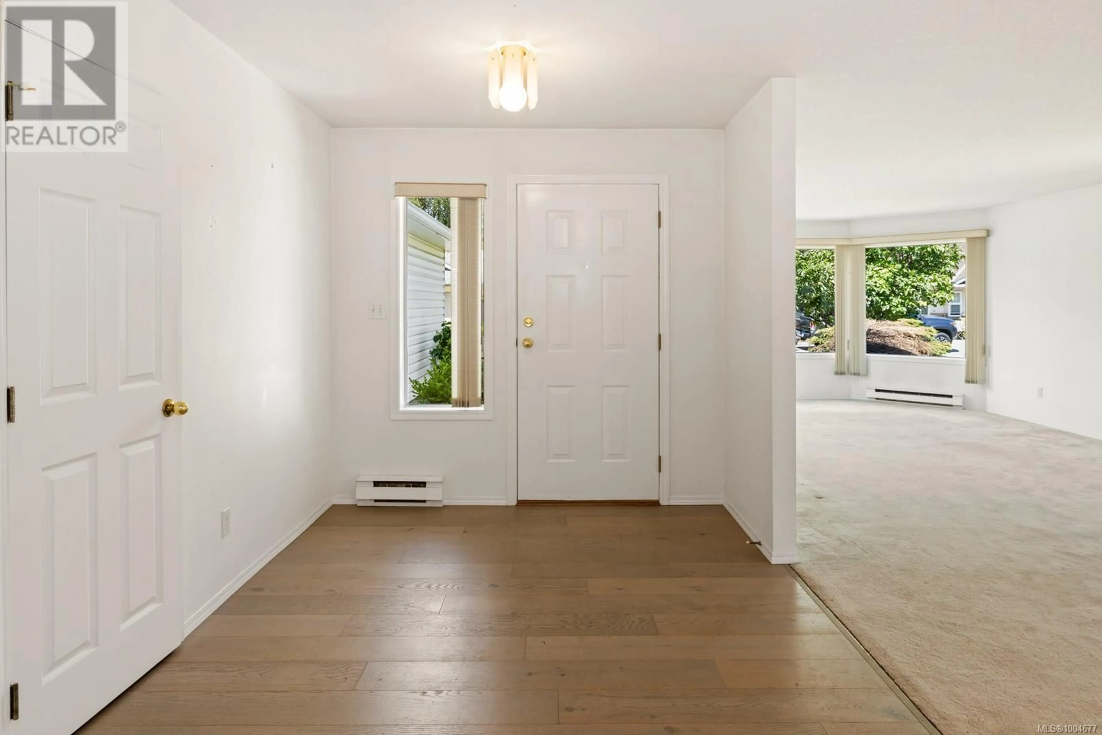 Indoor entryway for 21 - 111 MCKINSTRY ROAD, Duncan British Columbia V9L5E4