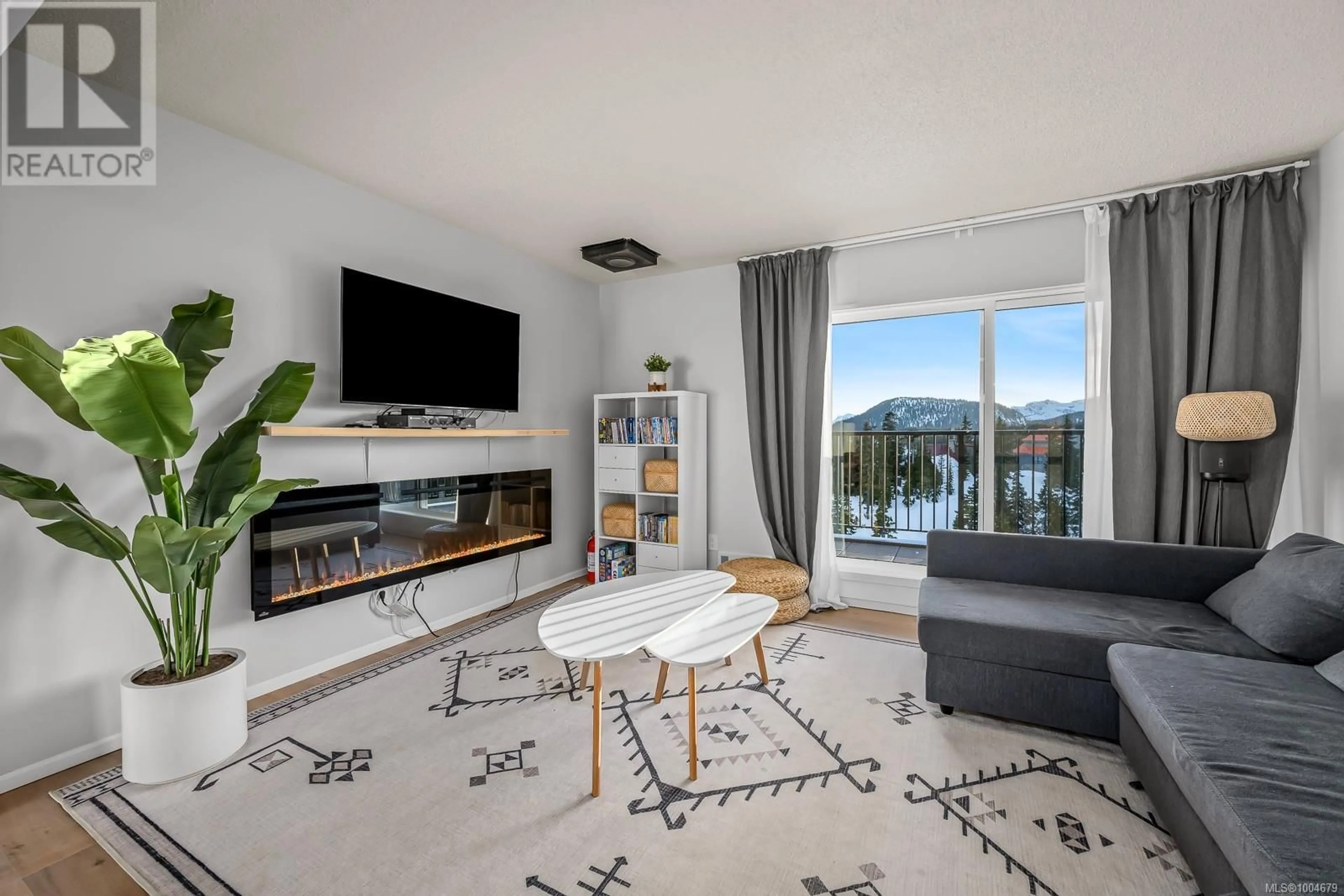 Living room with furniture, unknown for 303 - 695 CASTLE CRAG CRESCENT, Courtenay British Columbia V9J1L0