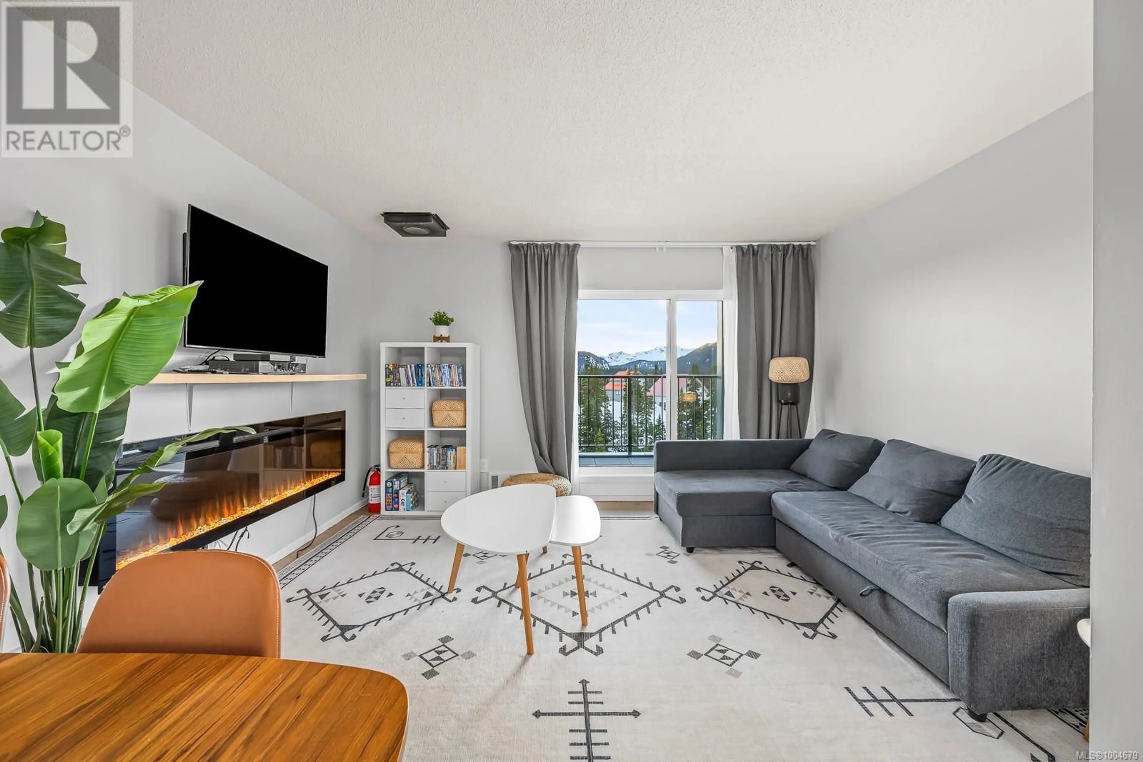 Living room with furniture, unknown for 303 - 695 CASTLE CRAG CRESCENT, Courtenay British Columbia V9J1L0