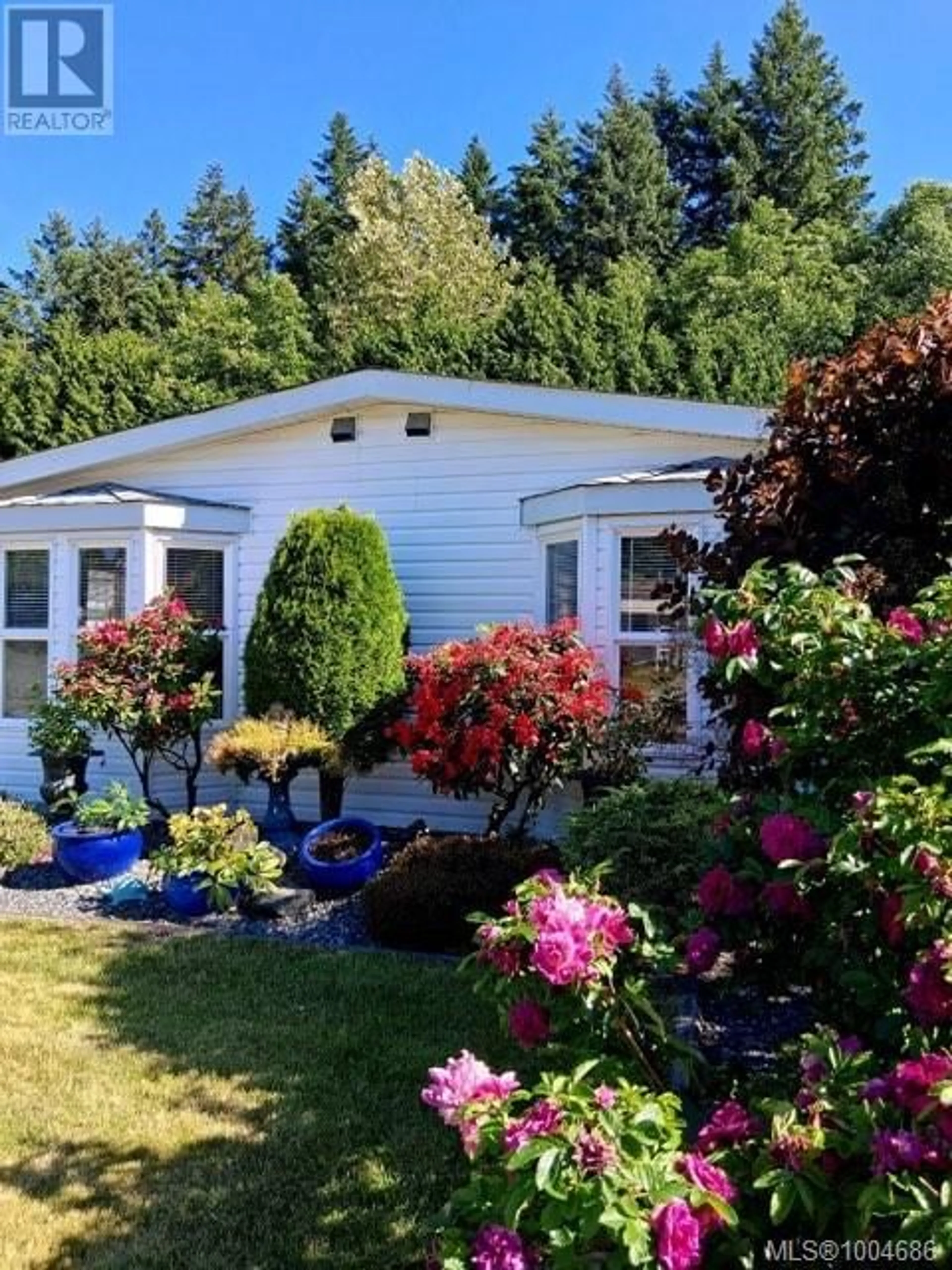 Home with vinyl exterior material, street for 1018 COLLIER PLACE, Nanaimo British Columbia V9R6K6