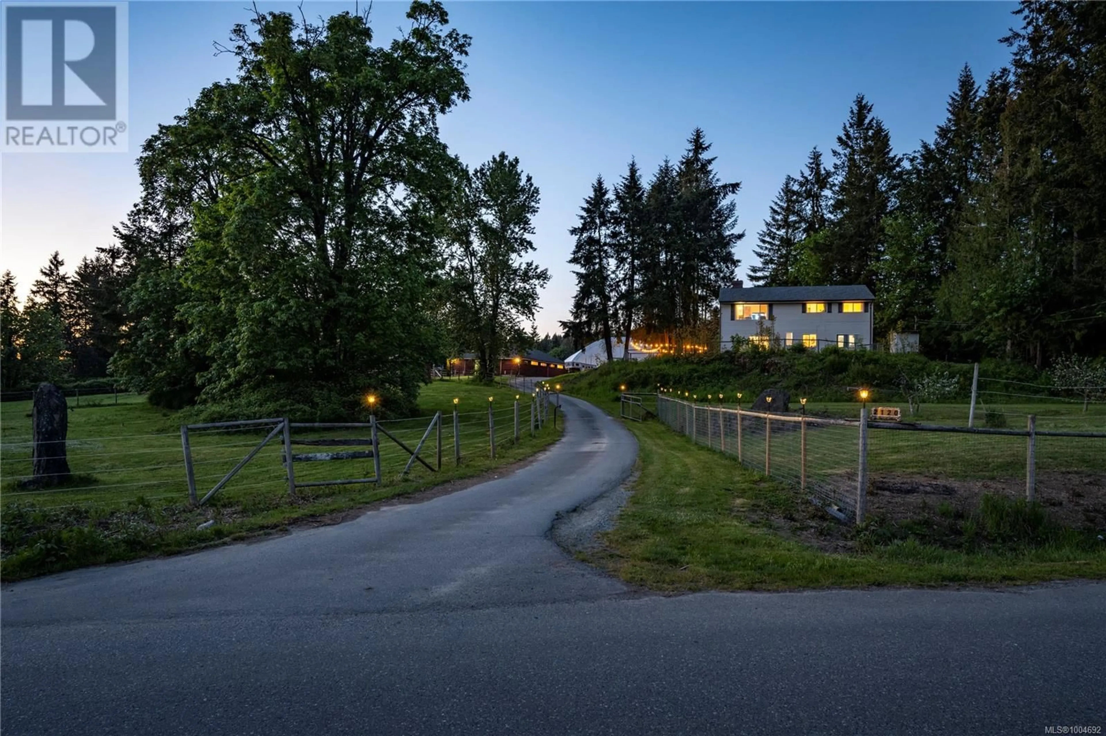 Patio, street for 2120 HUDDINGTON ROAD, Nanaimo British Columbia V9X1M1