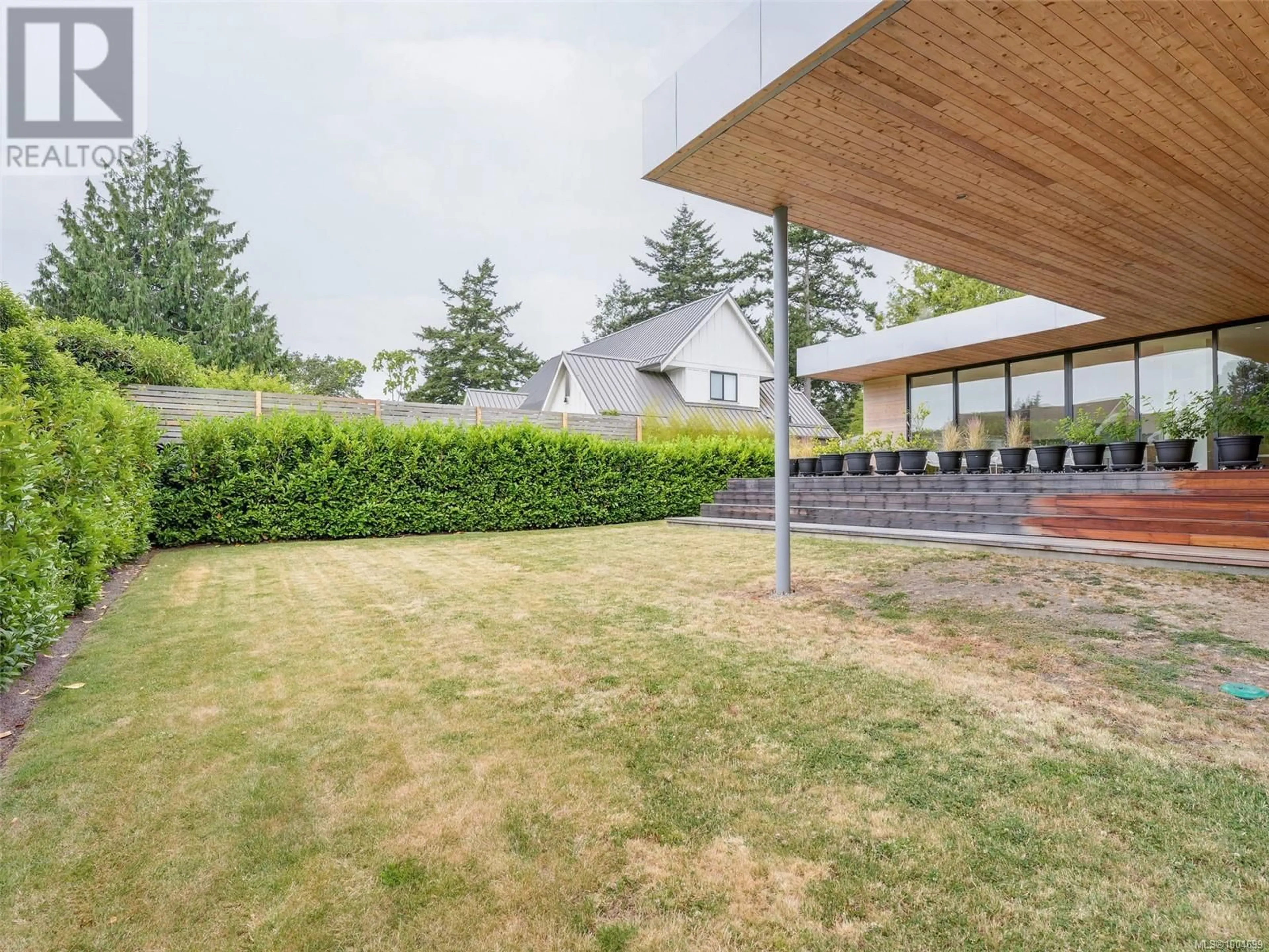 Patio, unknown for 3921 HOBBS STREET, Saanich British Columbia V8N4C8