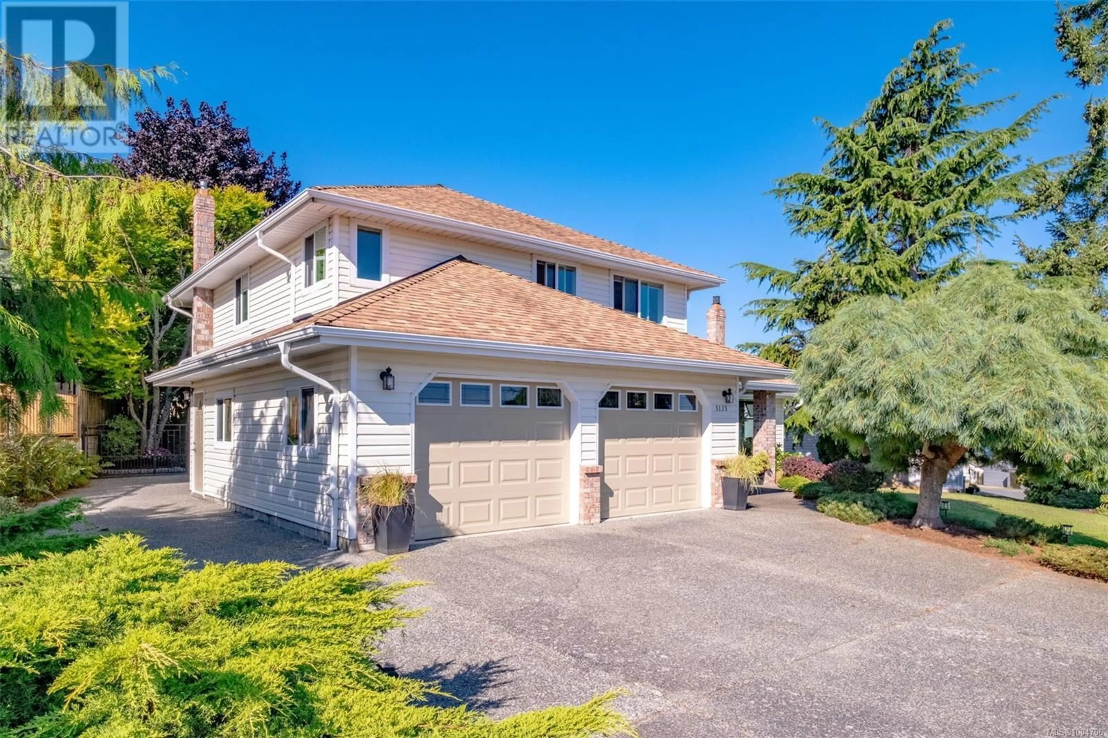 Home with vinyl exterior material, street for 5135 CARRIAGE DRIVE, Nanaimo British Columbia V9V1H2