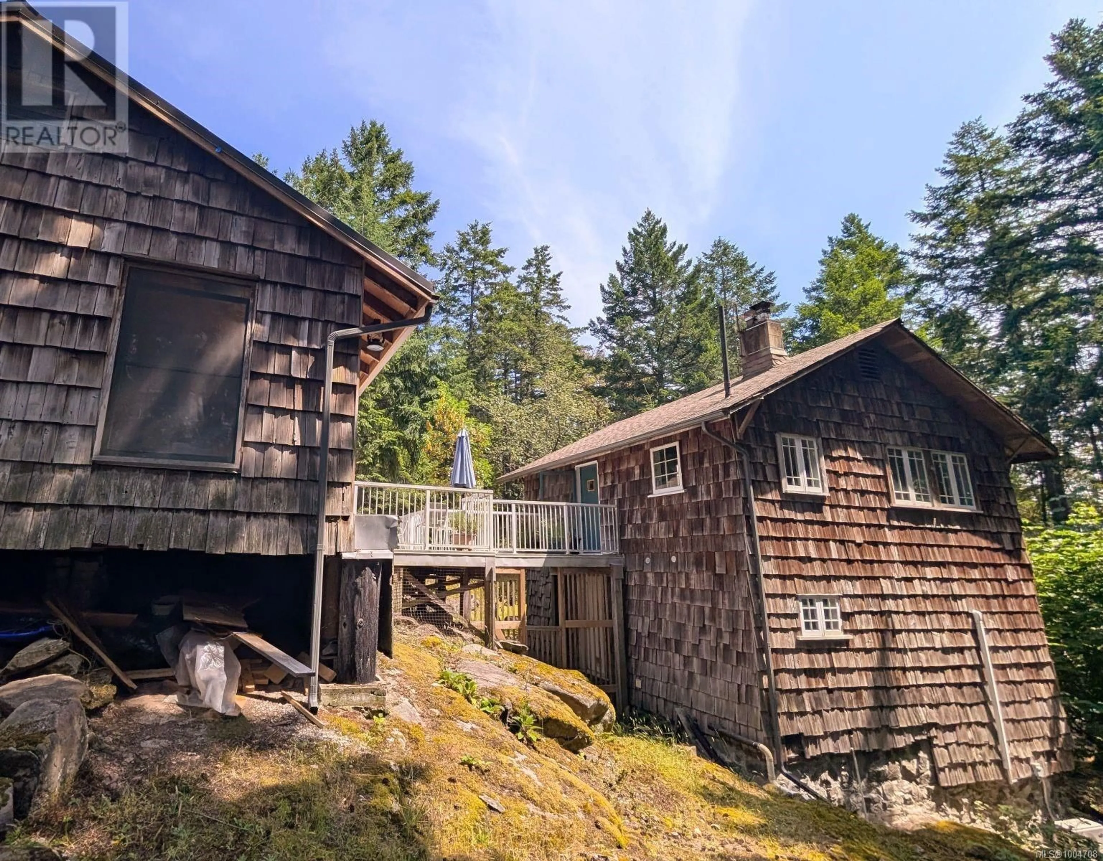 A pic from outside/outdoor area/front of a property/back of a property/a pic from drone, unknown for 415 HALIBUT HILL ROAD, Mudge Island British Columbia V0R1X0