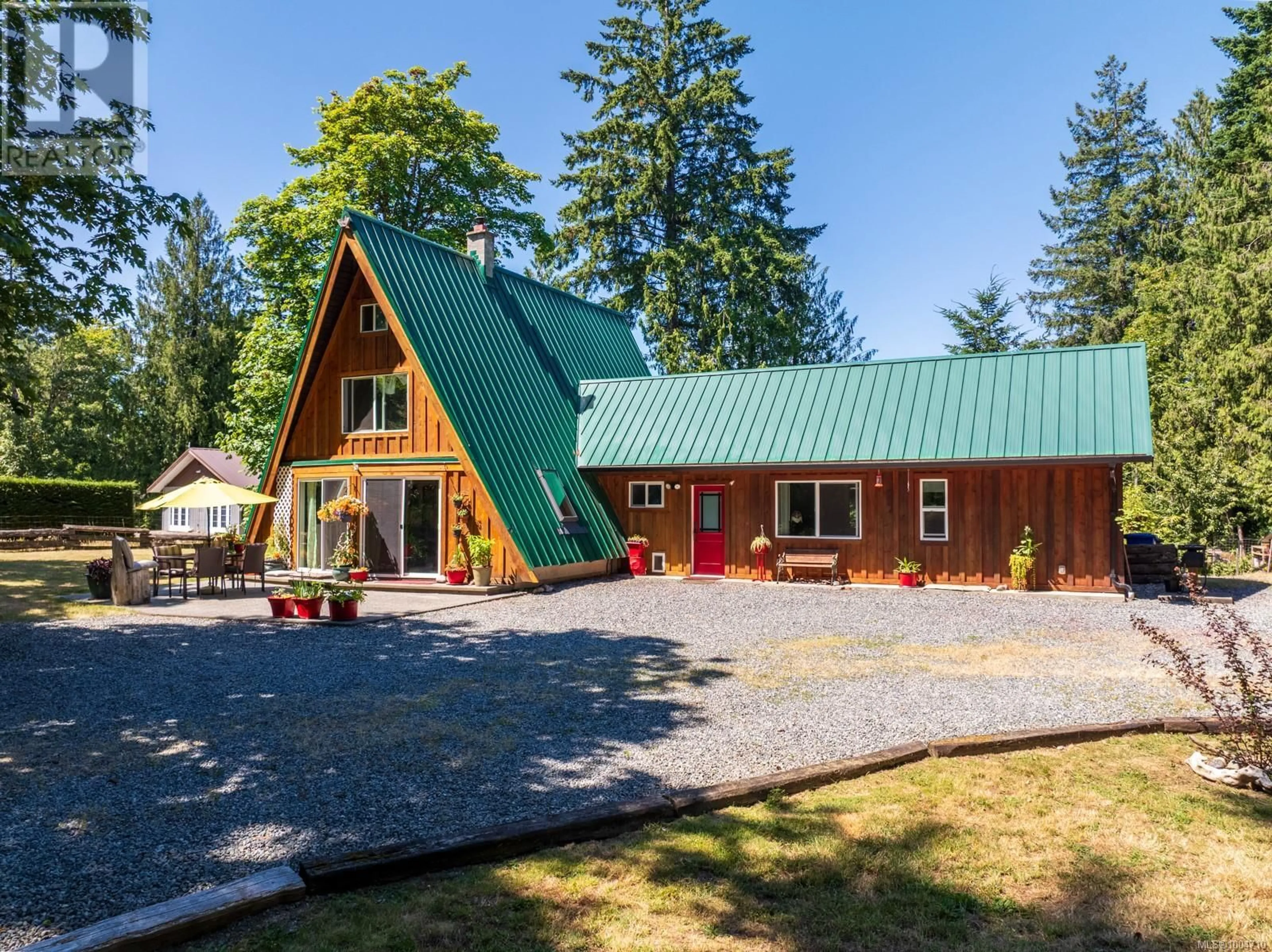 A pic from outside/outdoor area/front of a property/back of a property/a pic from drone, mountain view for 5520 RIVERBOTTOM ROAD, Duncan British Columbia V9L6J5