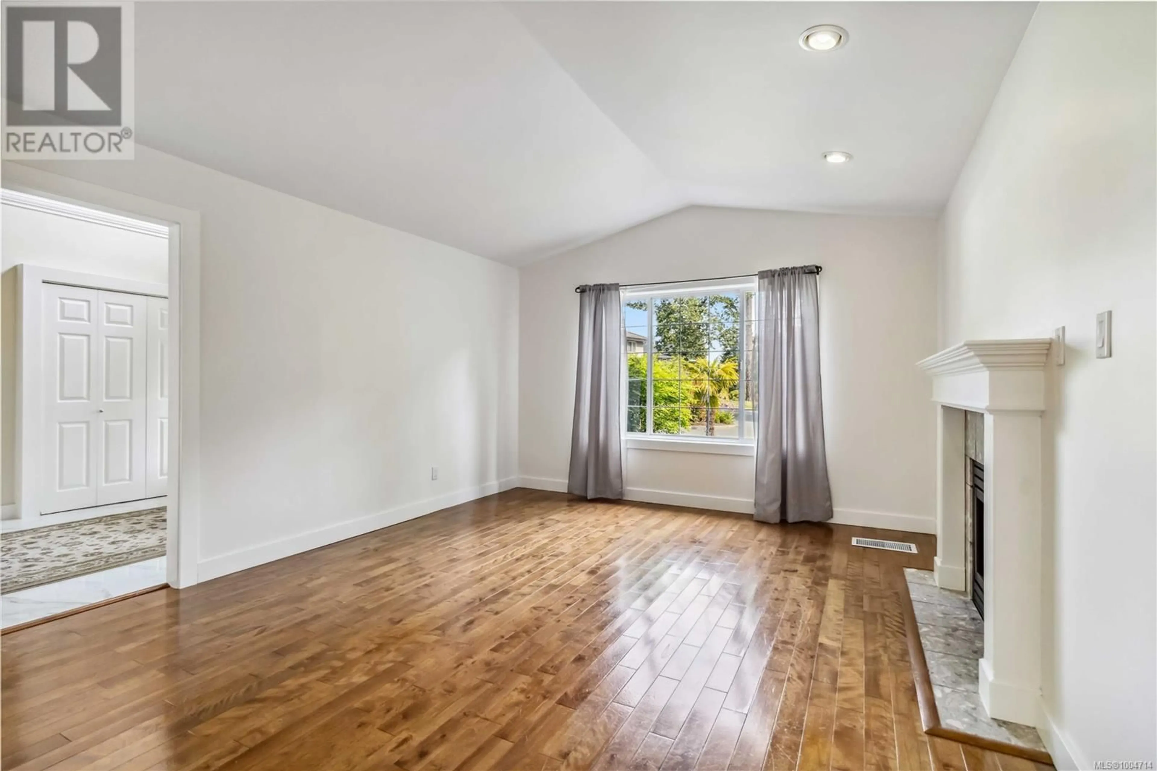 A pic of a room for 1275 MYSTY WOODS, Saanich British Columbia V8Y3G6