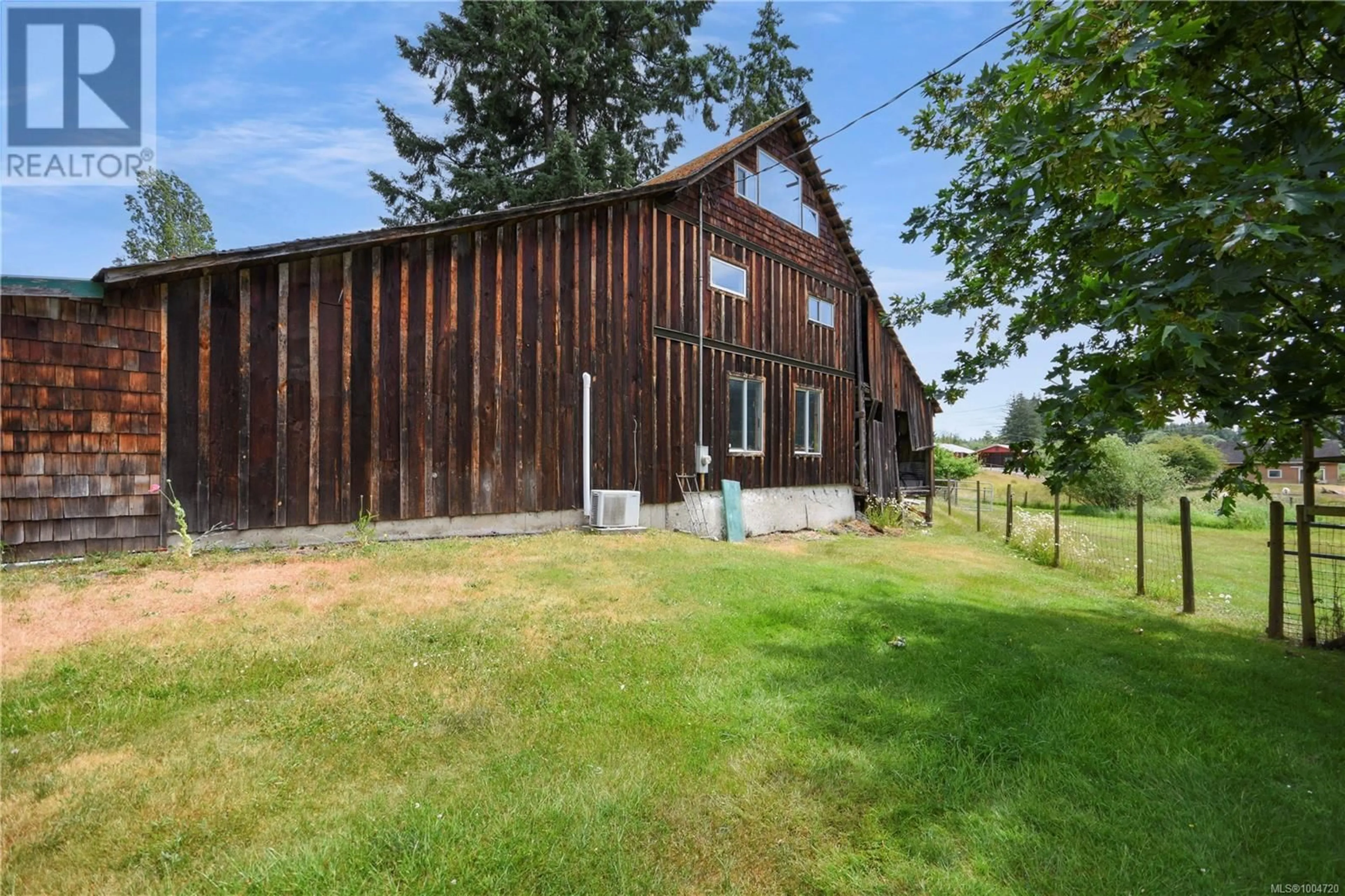 A pic from outside/outdoor area/front of a property/back of a property/a pic from drone, building for 2700 RITTEN ROAD, Nanaimo British Columbia V9X1W4