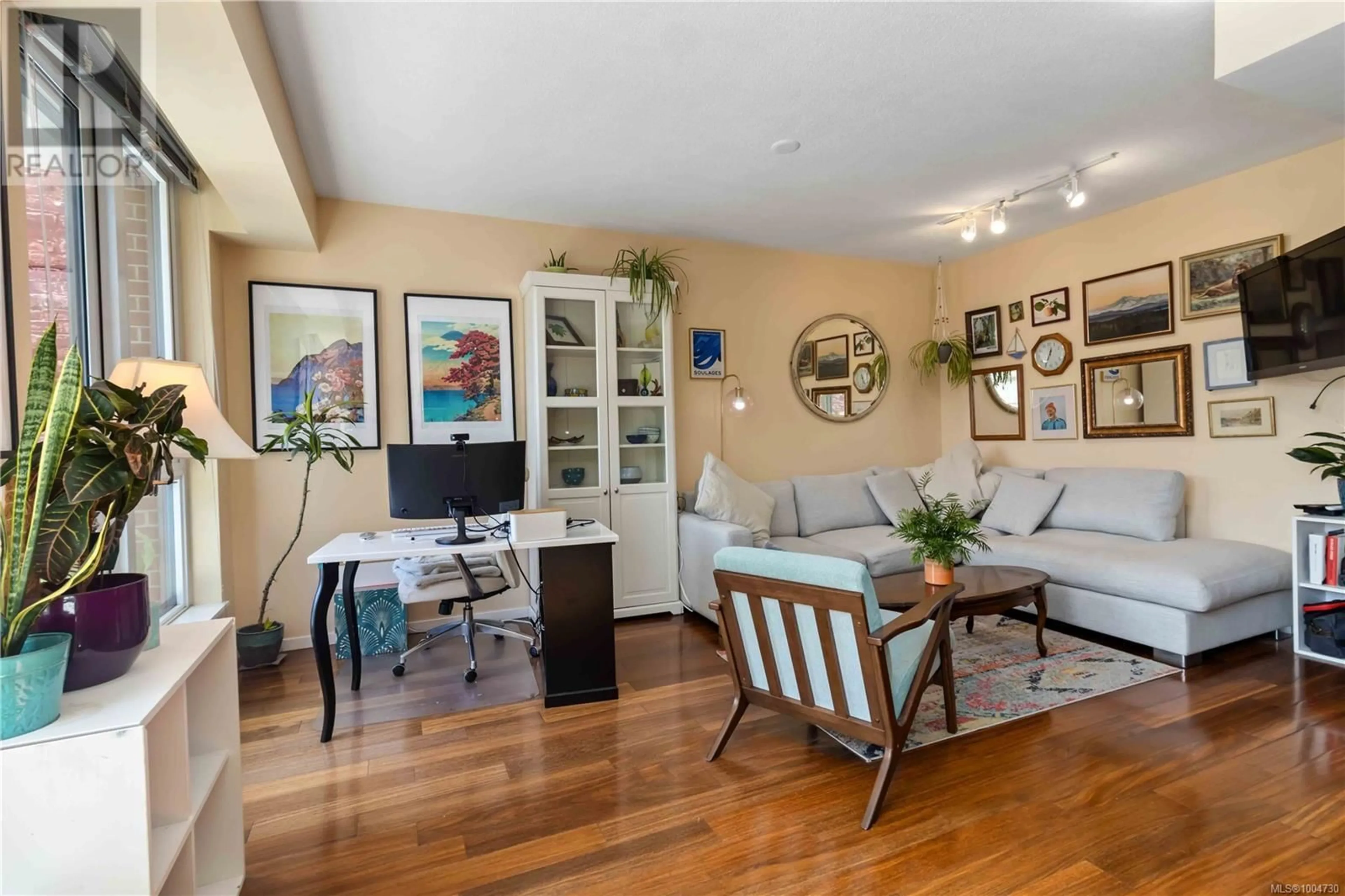 Living room with furniture, unknown for 406 - 834 JOHNSON STREET, Victoria British Columbia V8W1N3