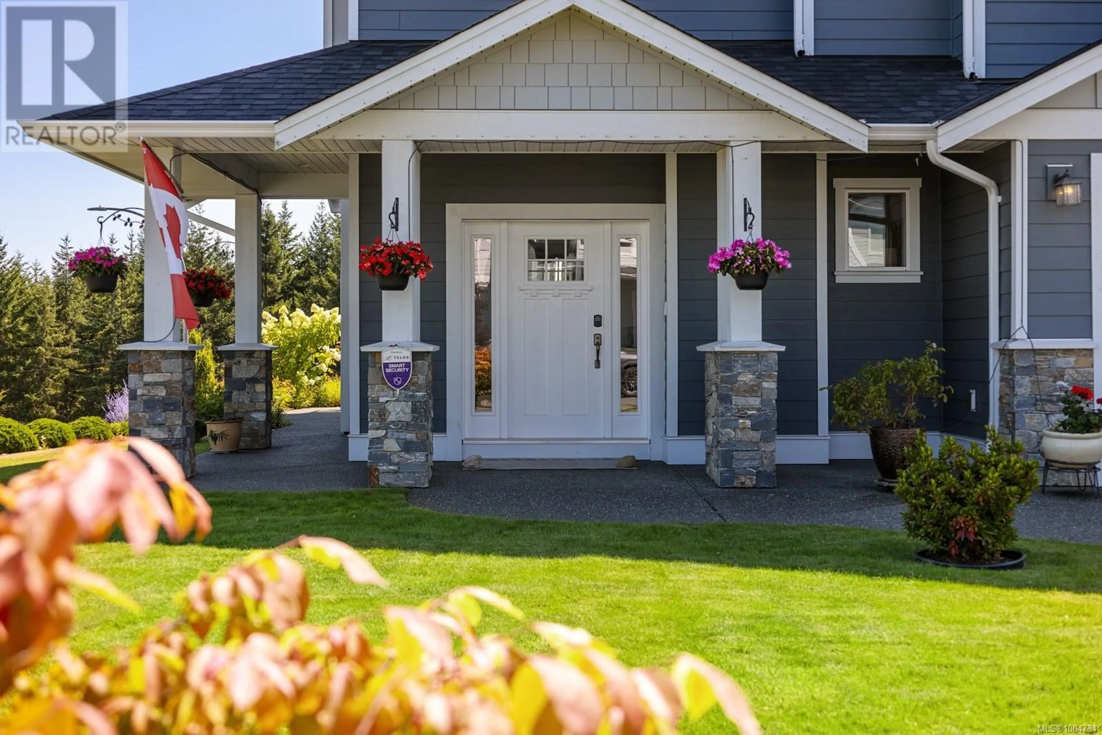 Home with vinyl exterior material, street for 4064 SOUTHWALK DRIVE, Courtenay British Columbia V9N0B3