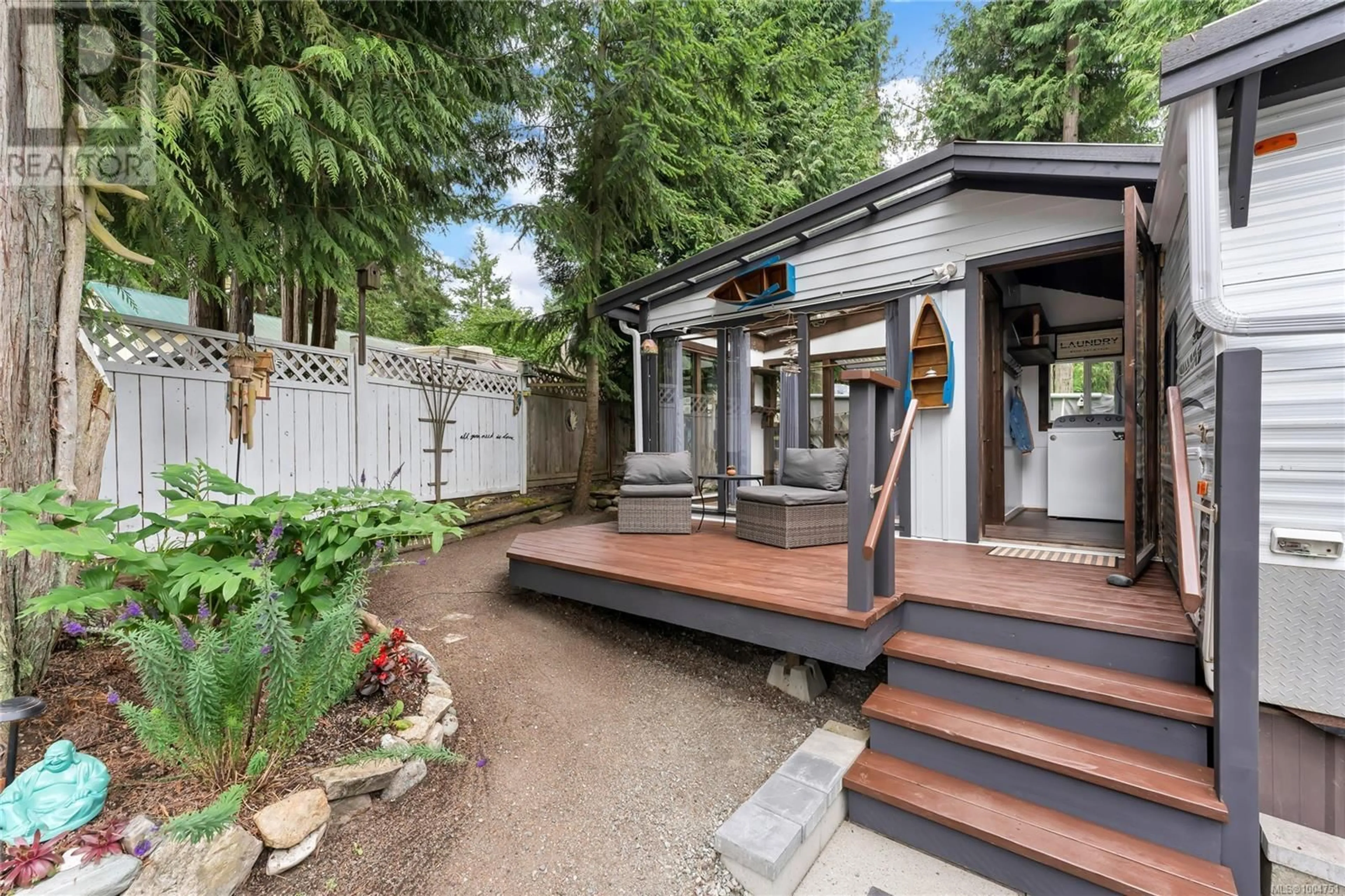 Patio, street for 19A - 7591 JIMMY ROAD, Central Saanich British Columbia V8M2G3