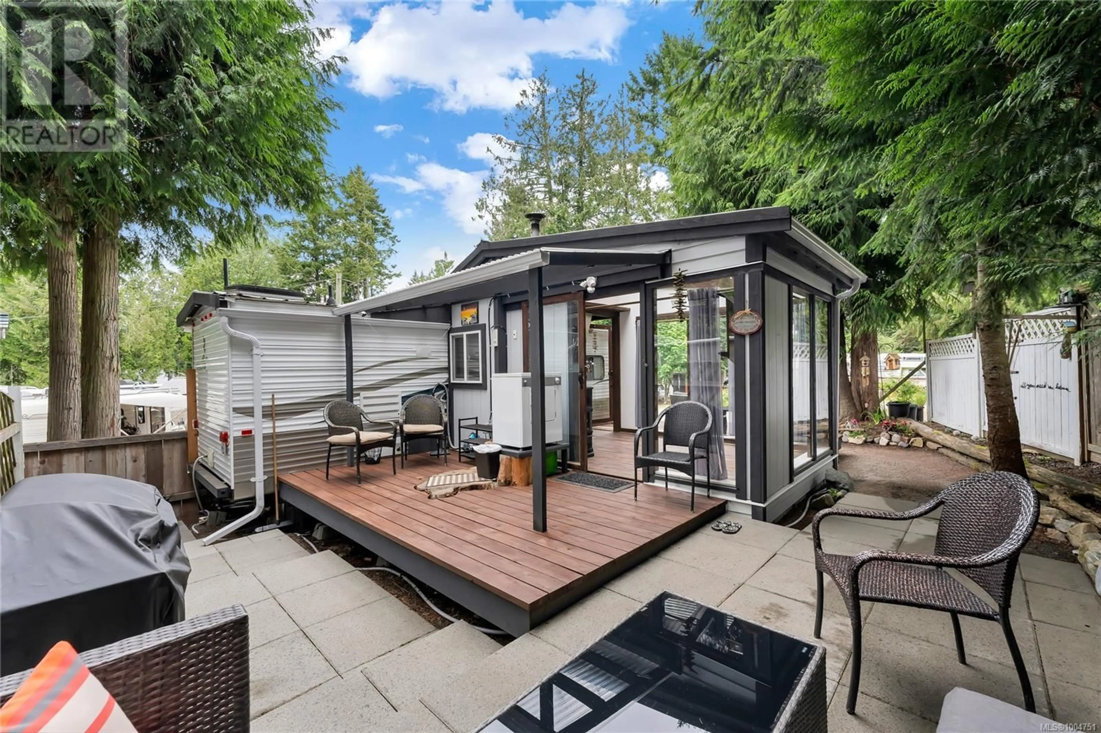 Patio, street for 19A - 7591 JIMMY ROAD, Central Saanich British Columbia V8M2G3
