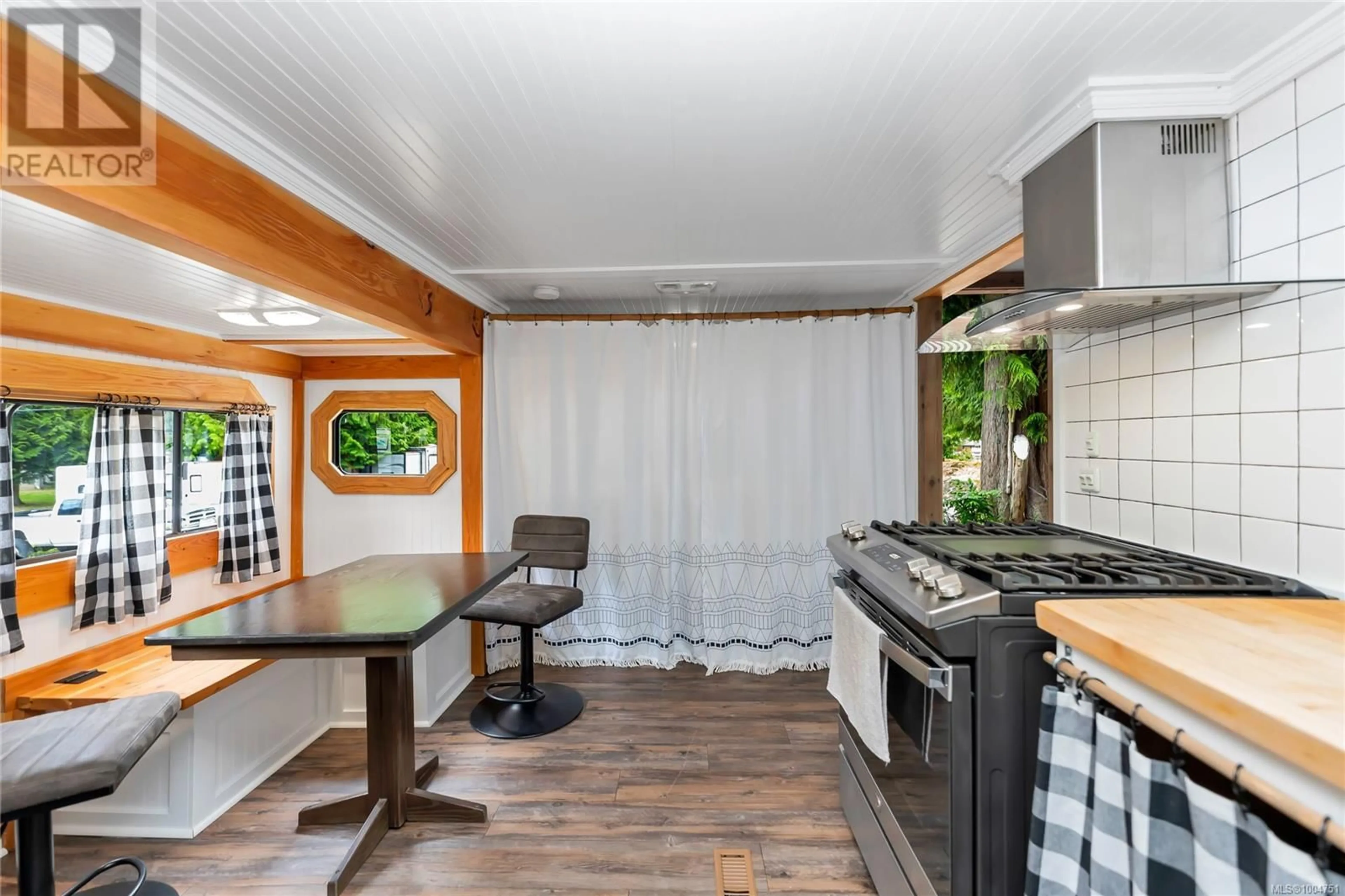Standard kitchen, unknown for 19A - 7591 JIMMY ROAD, Central Saanich British Columbia V8M2G3