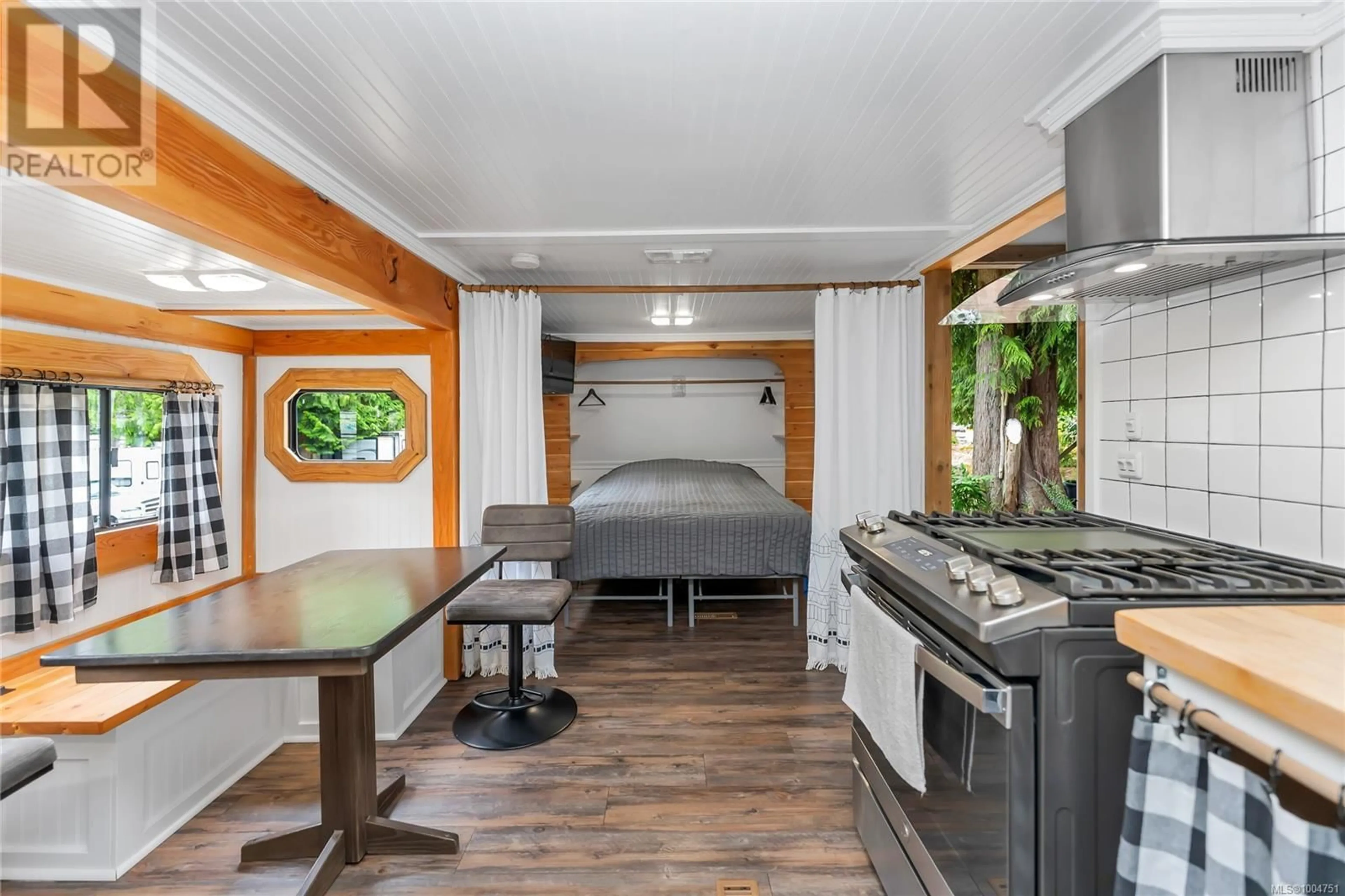 Standard kitchen, unknown for 19A - 7591 JIMMY ROAD, Central Saanich British Columbia V8M2G3