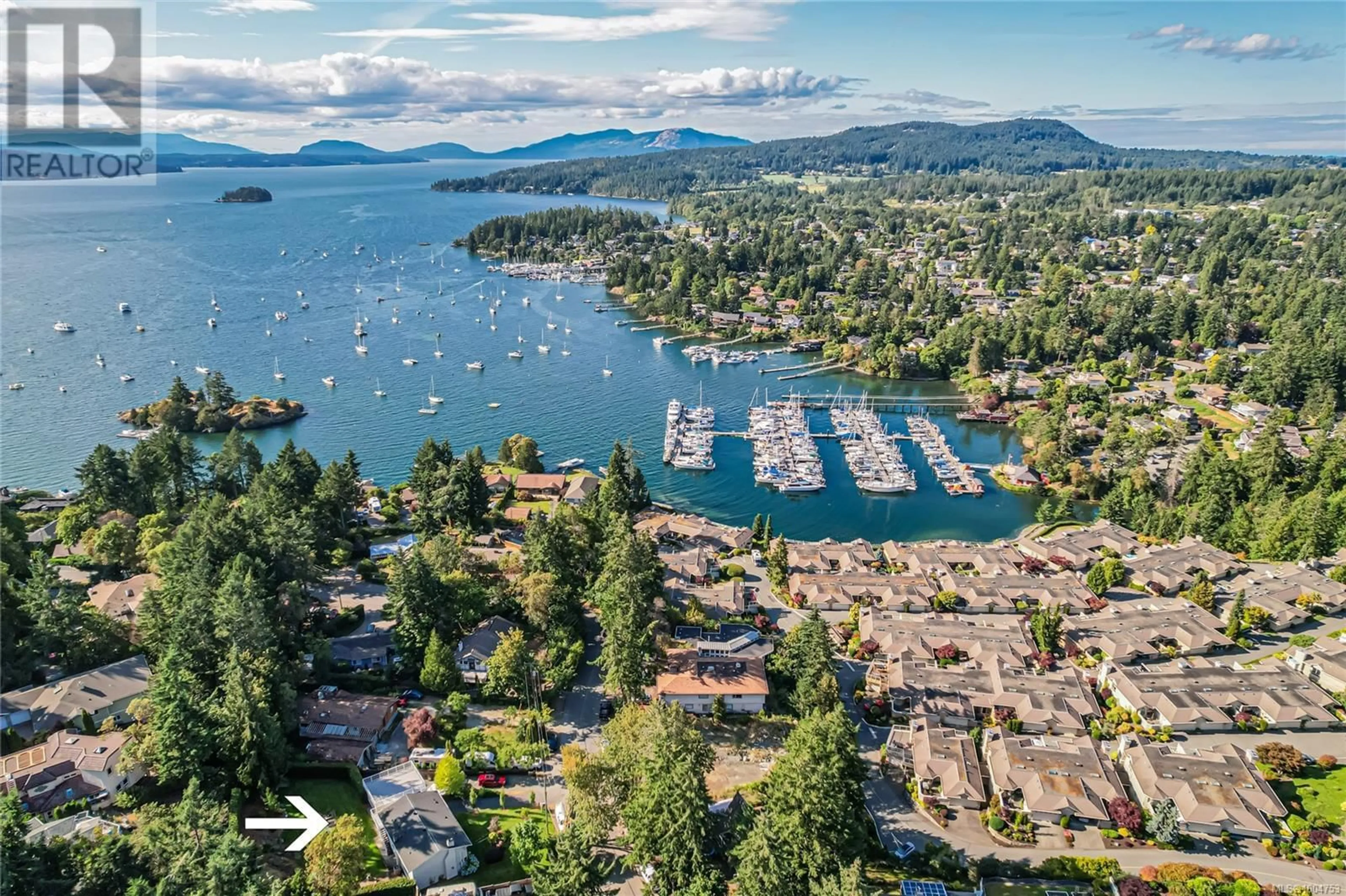 A pic from outside/outdoor area/front of a property/back of a property/a pic from drone, water/lake/river/ocean view for 6896 WOODWARD DRIVE, Central Saanich British Columbia V8M1A9