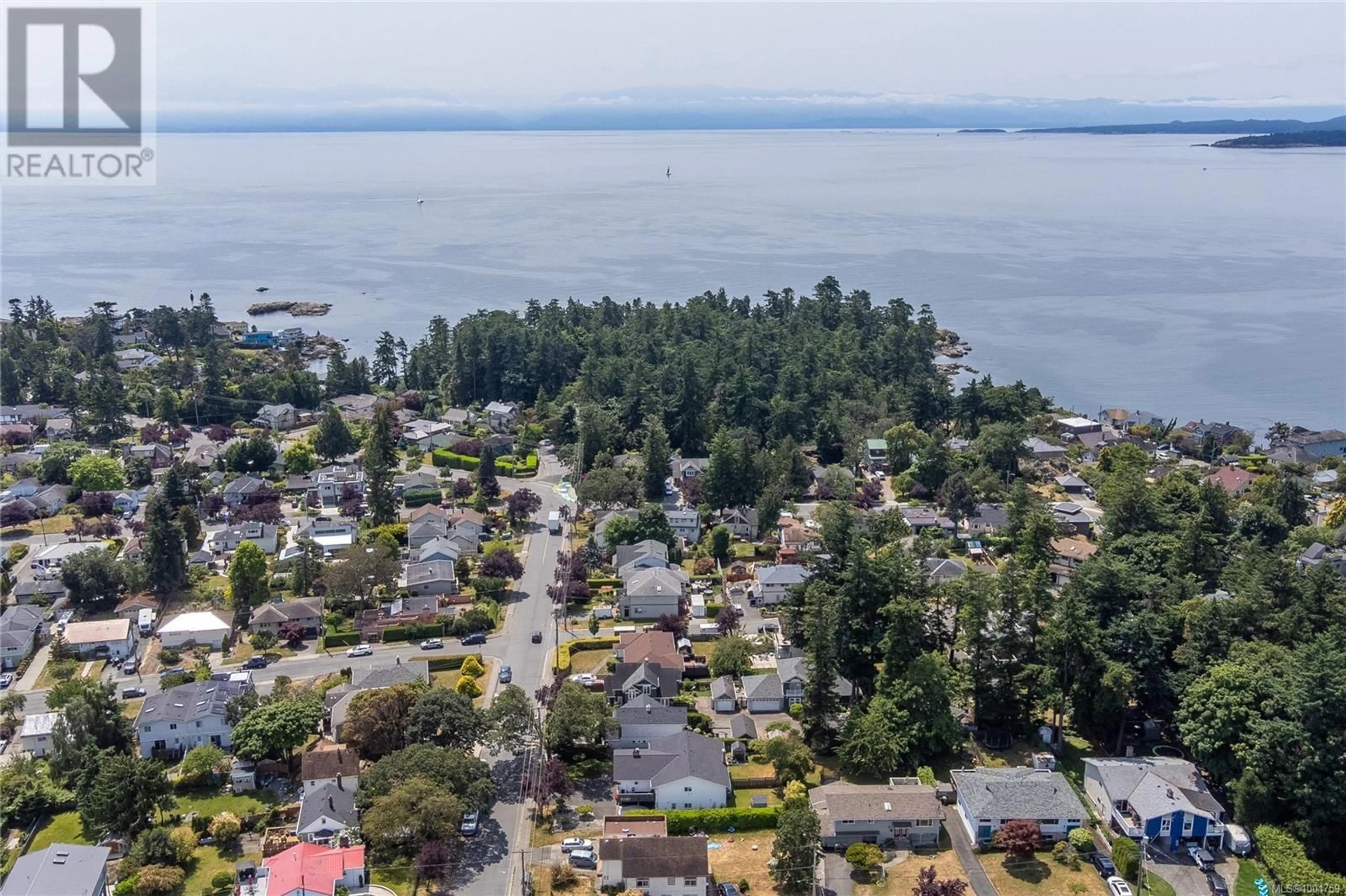 A pic from outside/outdoor area/front of a property/back of a property/a pic from drone, water/lake/river/ocean view for 1 - 434 FRASER STREET, Esquimalt British Columbia V9A6G9