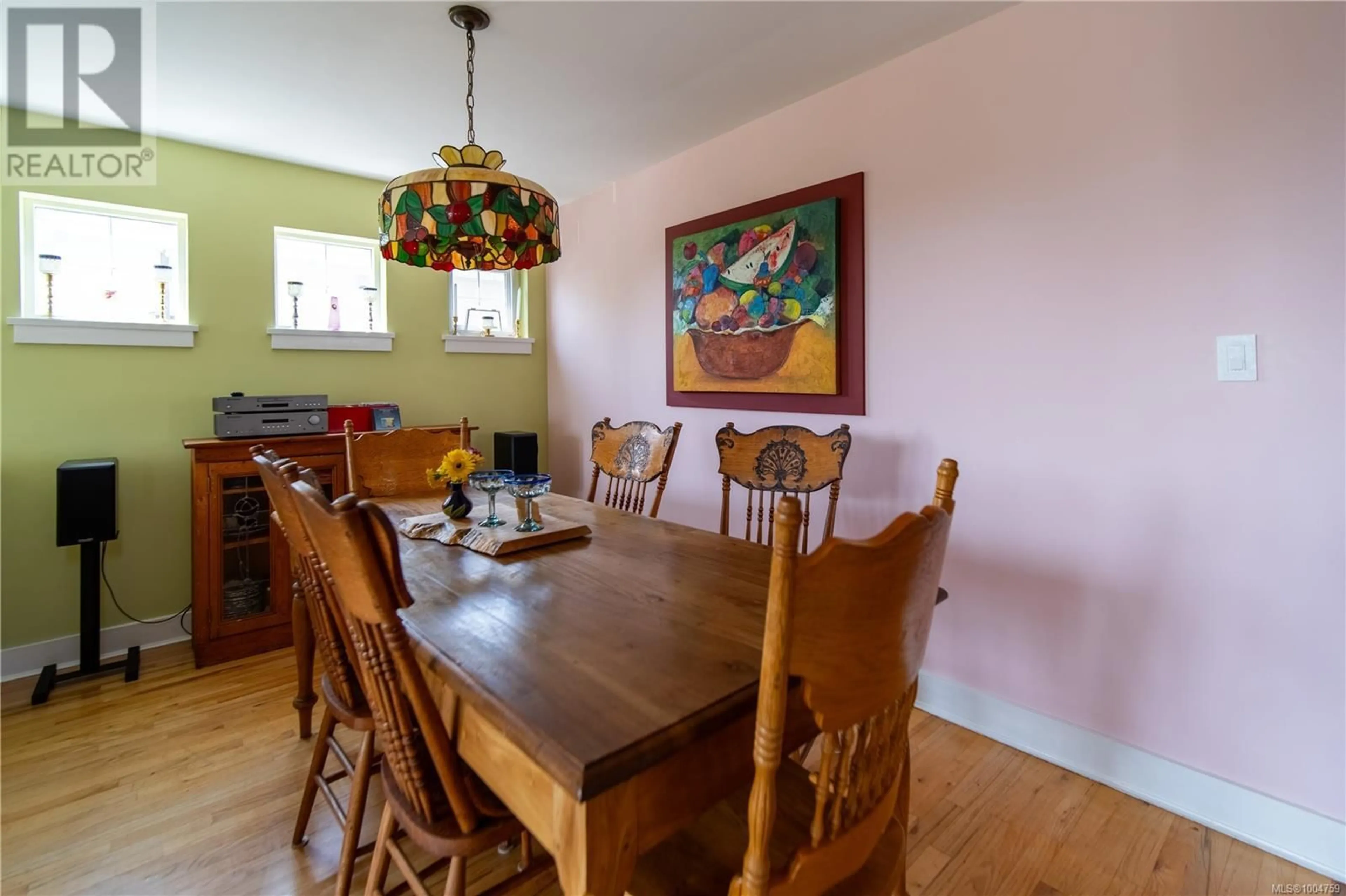 Dining room, wood/laminate floor for 1 - 434 FRASER STREET, Esquimalt British Columbia V9A6G9