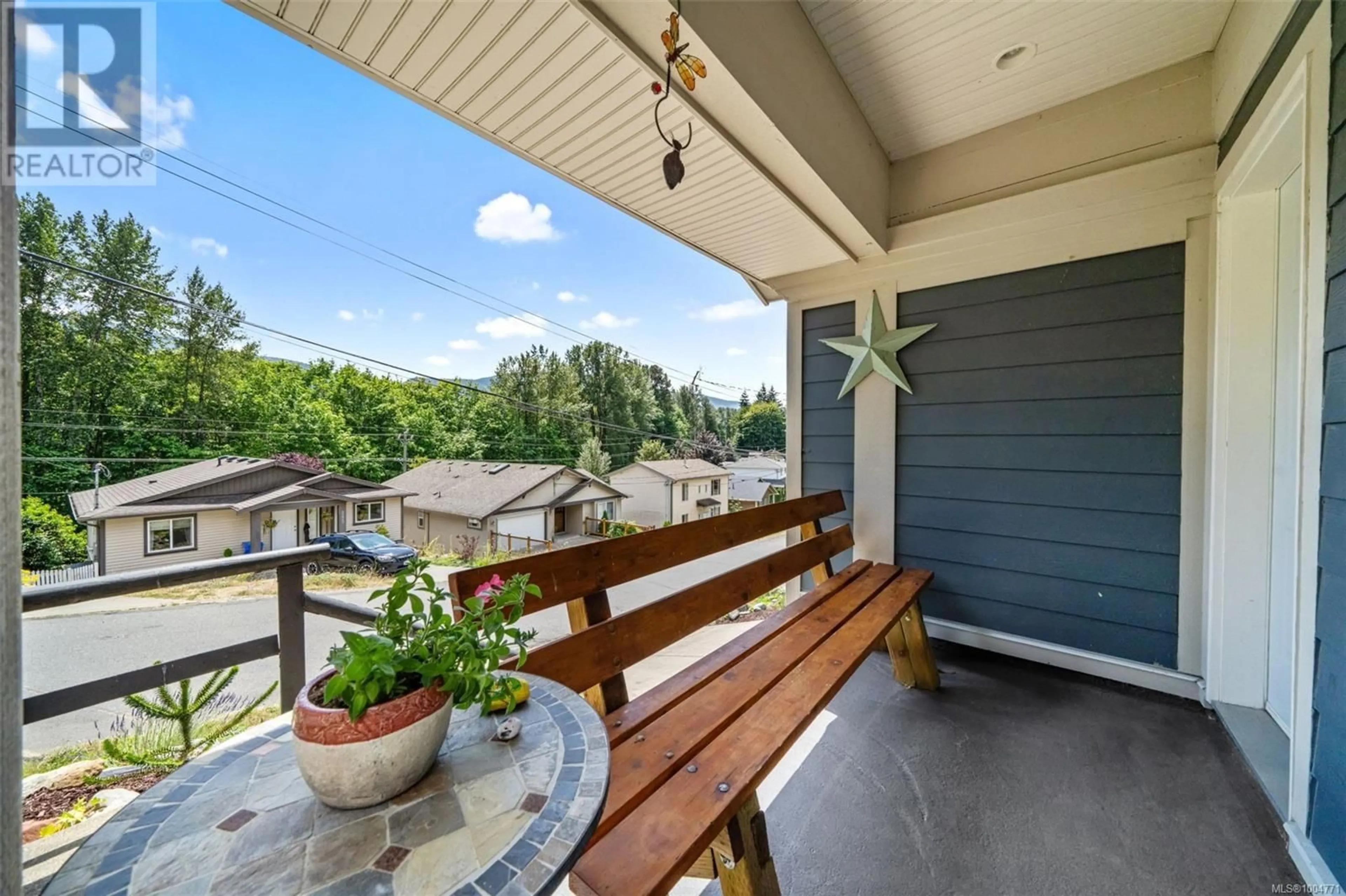 Patio, water/lake/river/ocean view for 290 CARNELL DRIVE, Lake Cowichan British Columbia V0R2G0