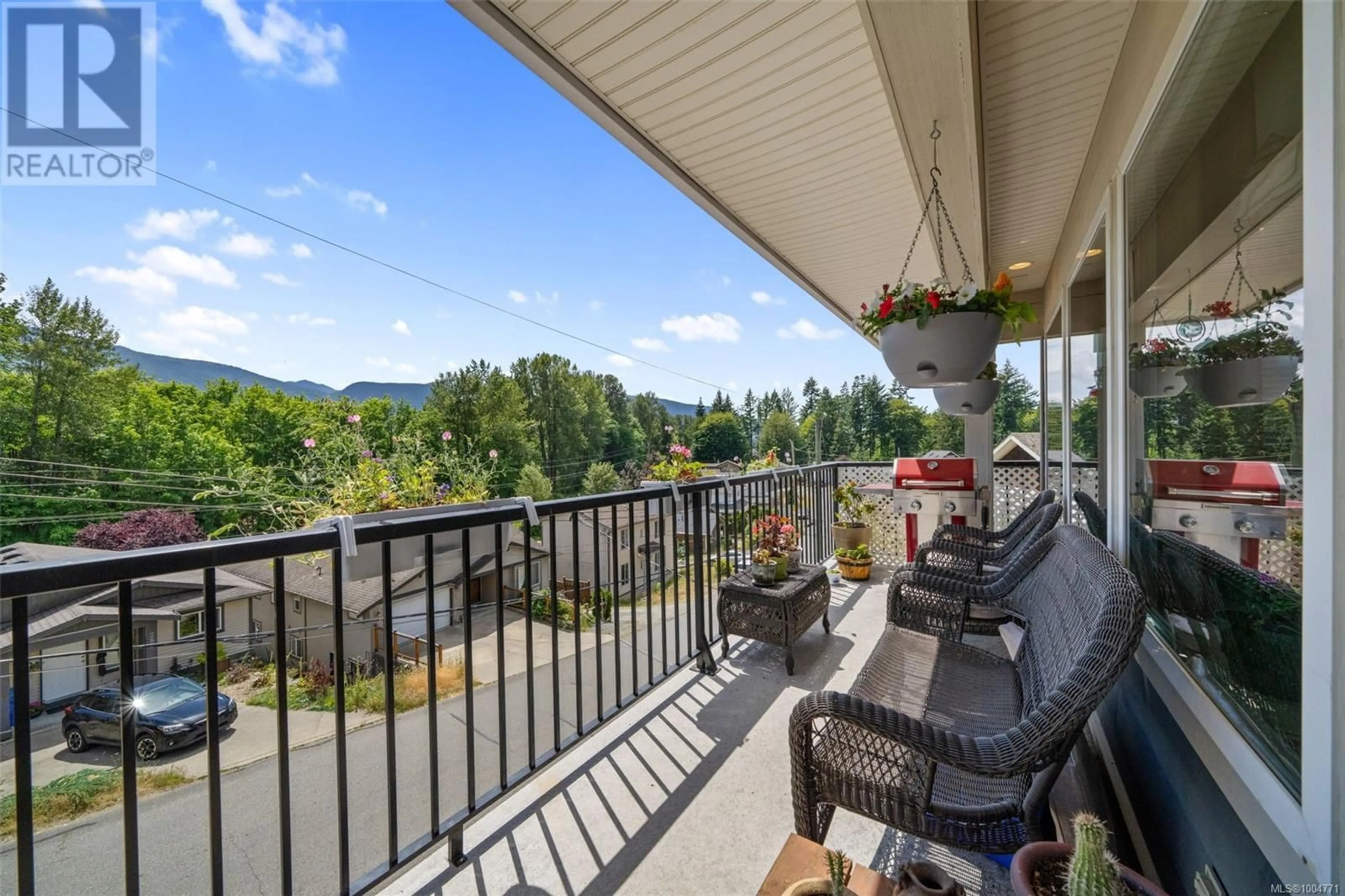 Patio, water/lake/river/ocean view for 290 CARNELL DRIVE, Lake Cowichan British Columbia V0R2G0
