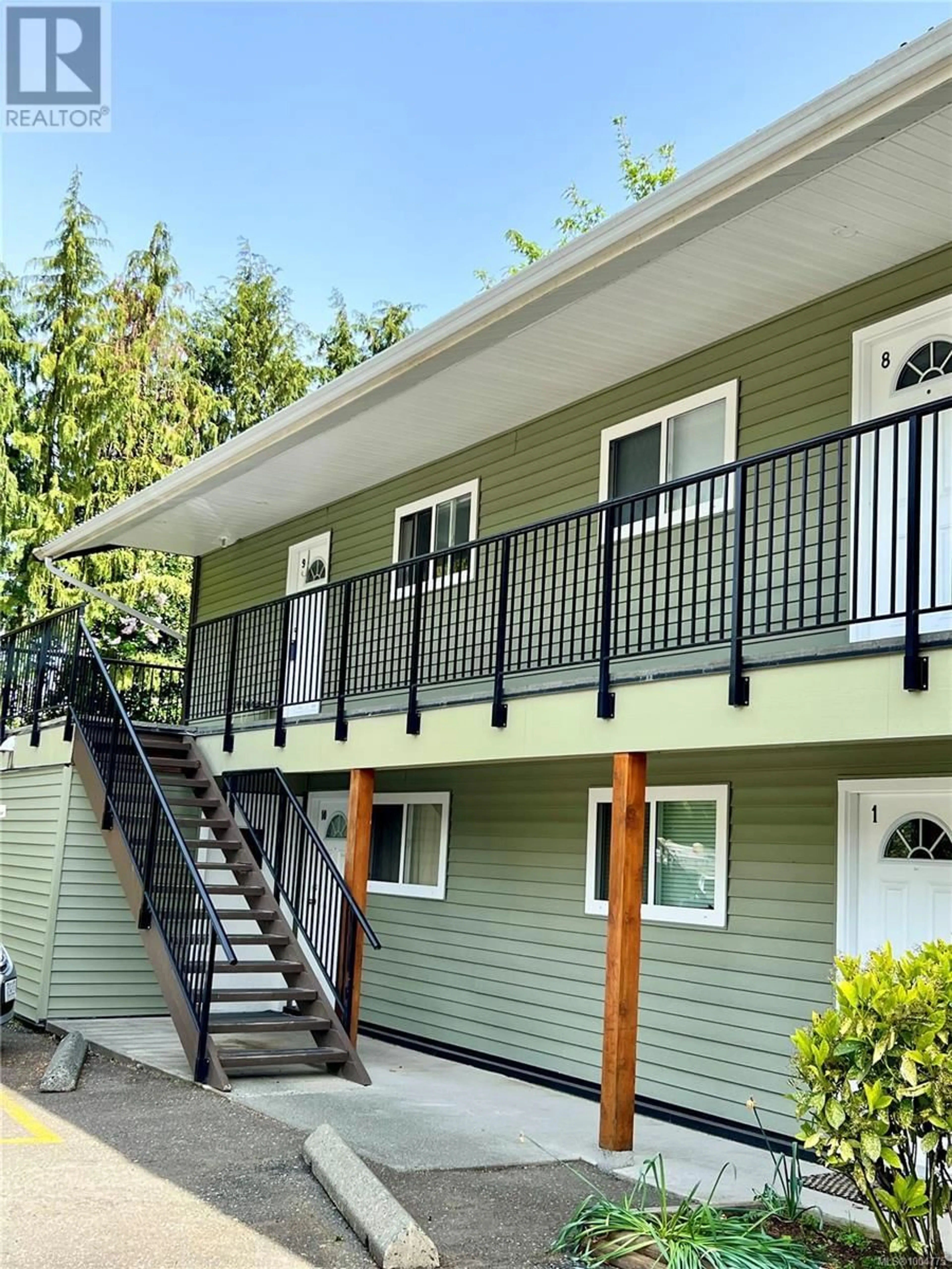Home with vinyl exterior material, building for 9 - 375 21ST STREET, Courtenay British Columbia V9N2B6