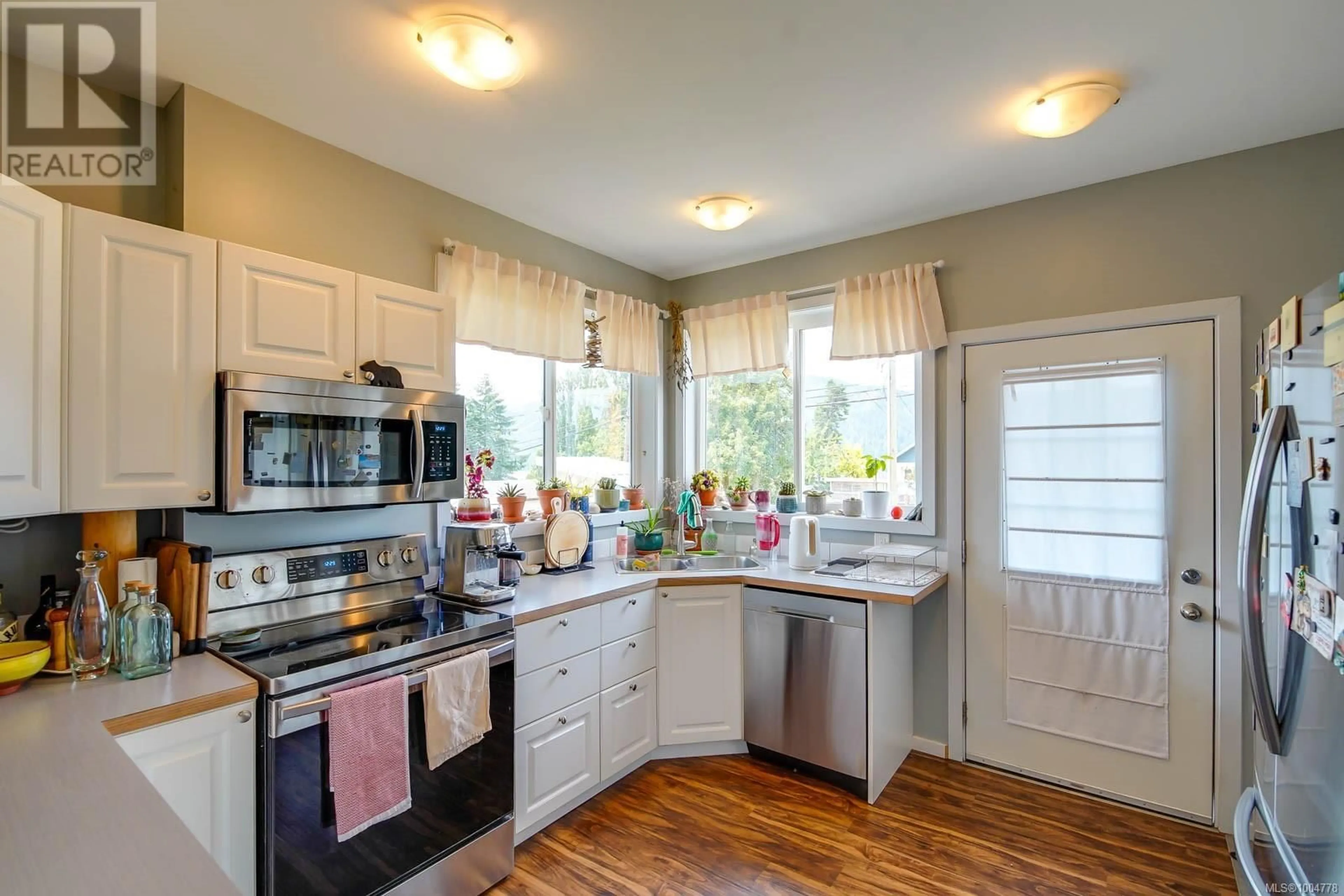 Open concept kitchen, ceramic/tile floor for 2620 3RD AVENUE, Port Alberni British Columbia V9Y4C3