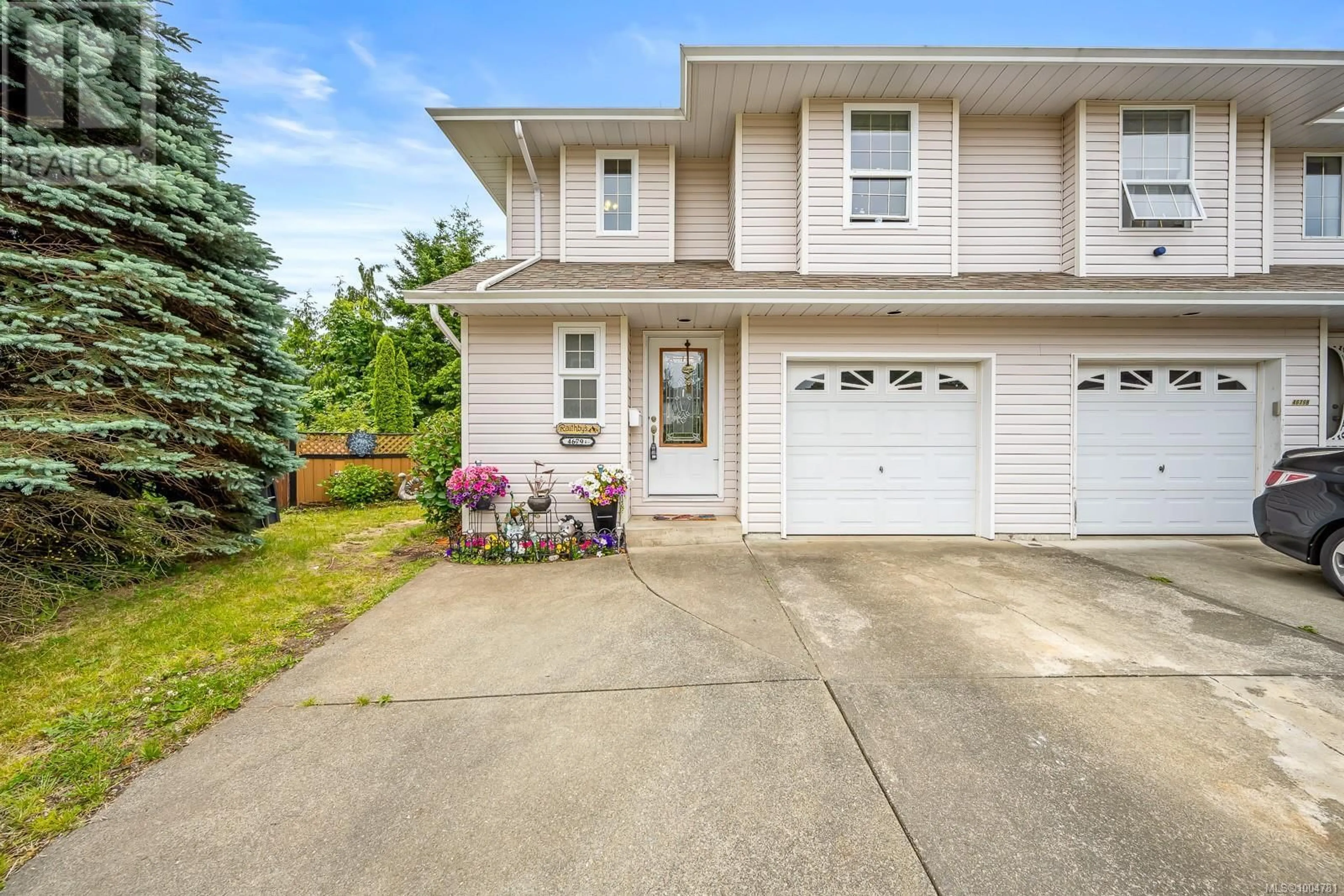 Home with vinyl exterior material, street for 4679A ASHWOOD PLACE, Courtenay British Columbia V9N8S8